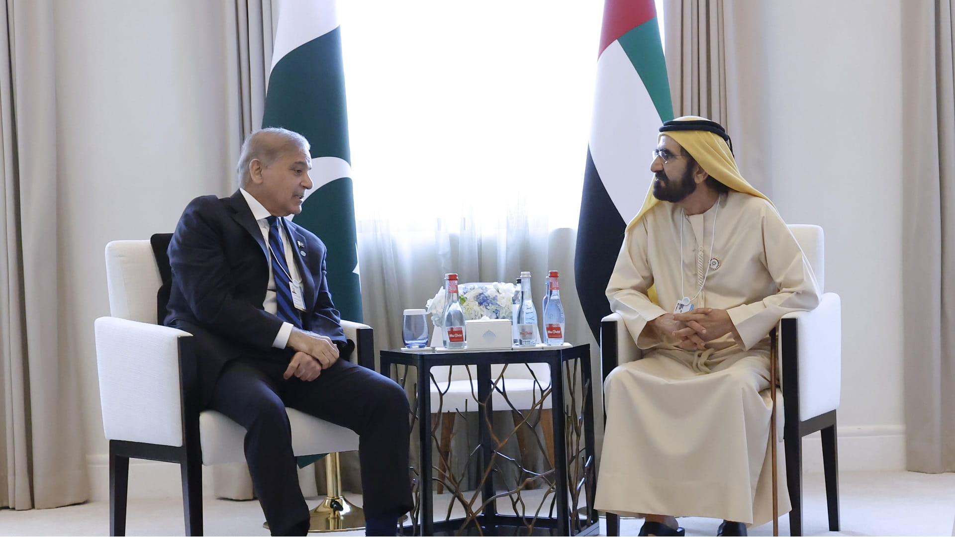 Mohammed bin Rashid, Pakistani PM discuss enhancing cooperation 