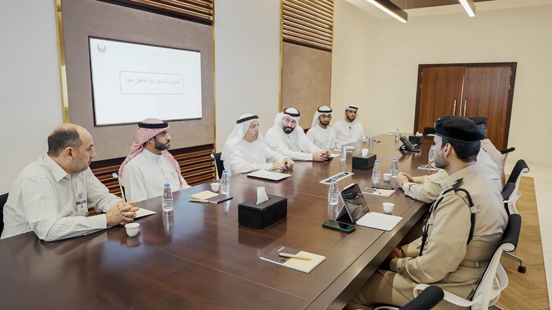 Sharjah Free Zones and Civil Defence explore cooperation  