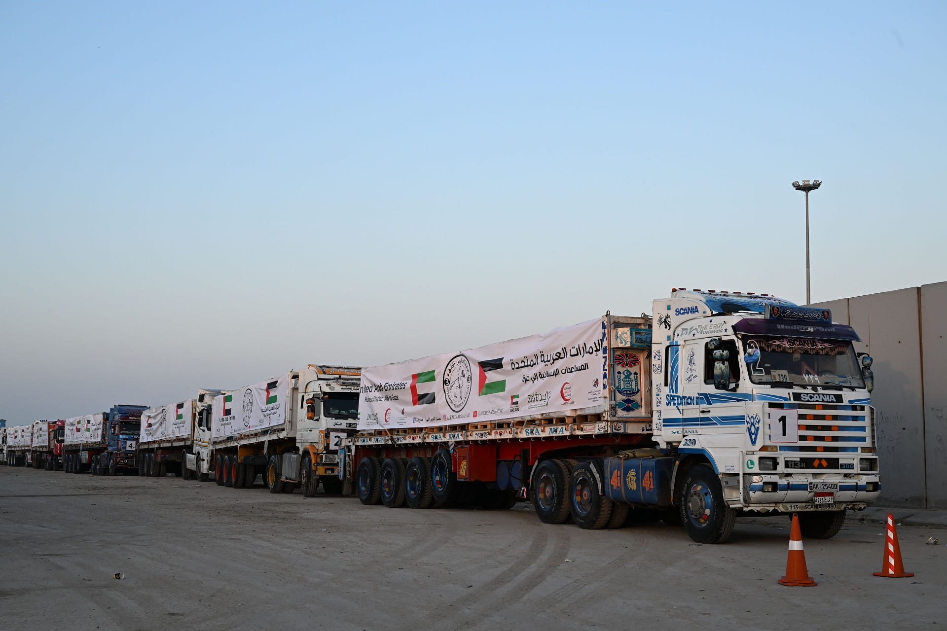 UAE delivers five aid convoys to Gaza 