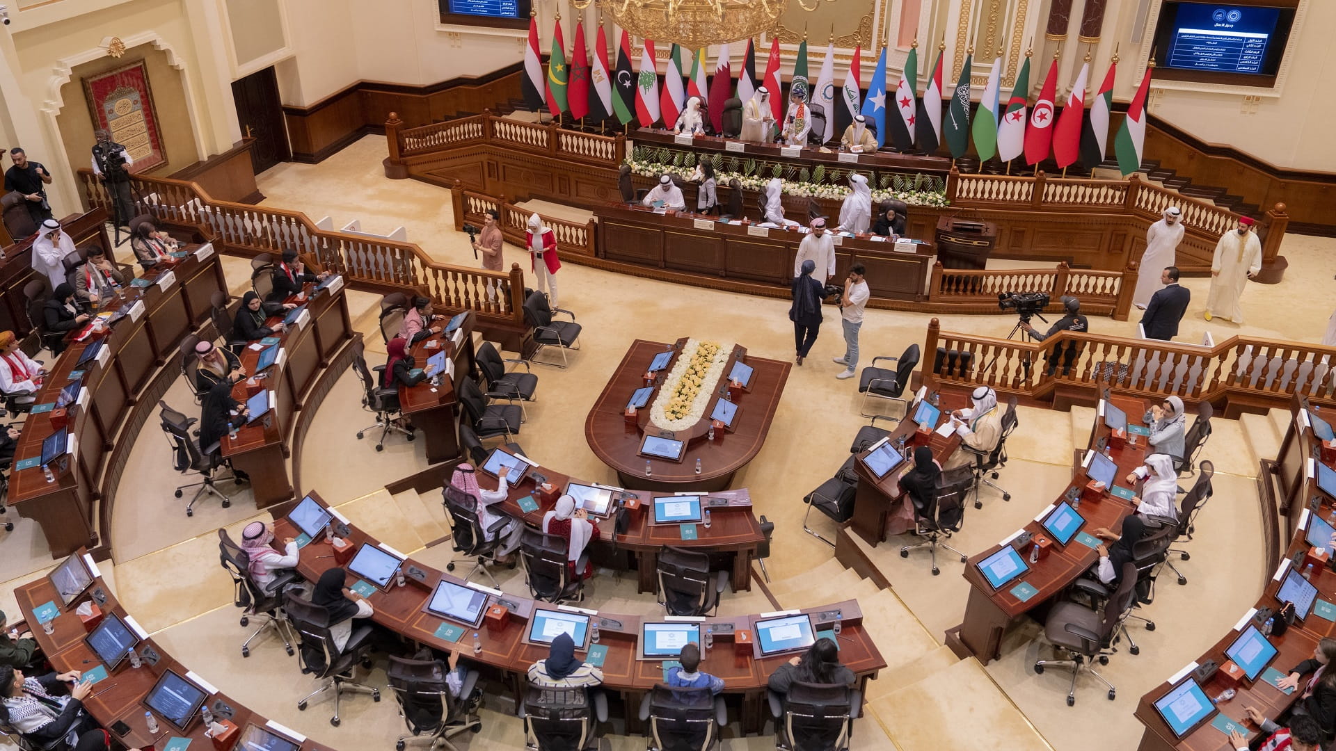 أطفال البرلمان العربي يستشرفون المستقبل في موضوعات جلساتهم  