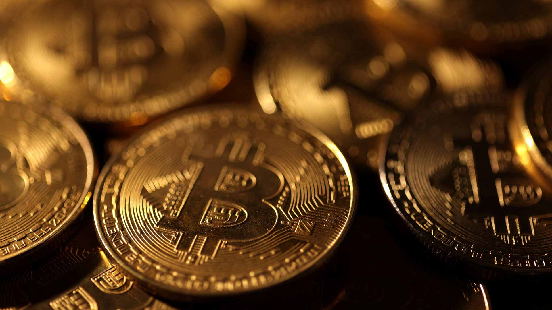 القيمة السوقية لـ "بتكوين" تهبط 5% إلى 84201 دولار 