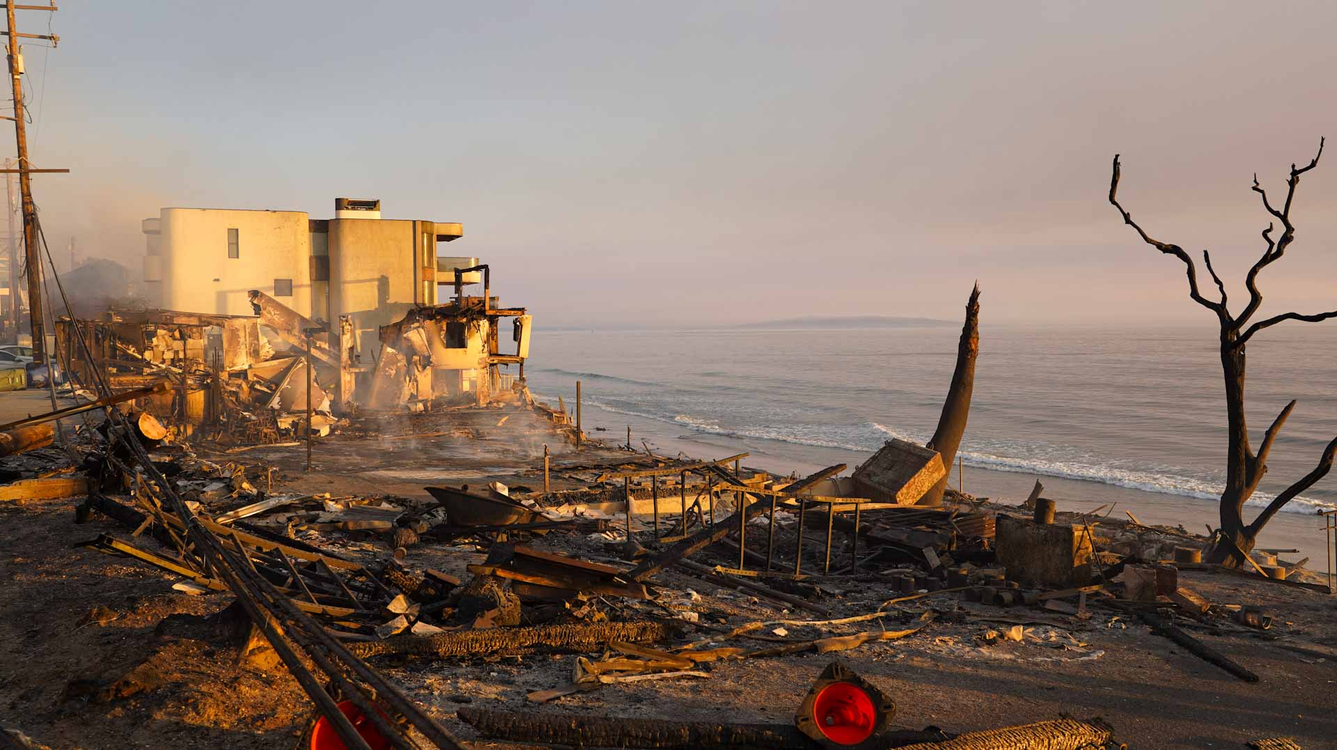 Ten people died in Los Angeles fire as National Guard called in