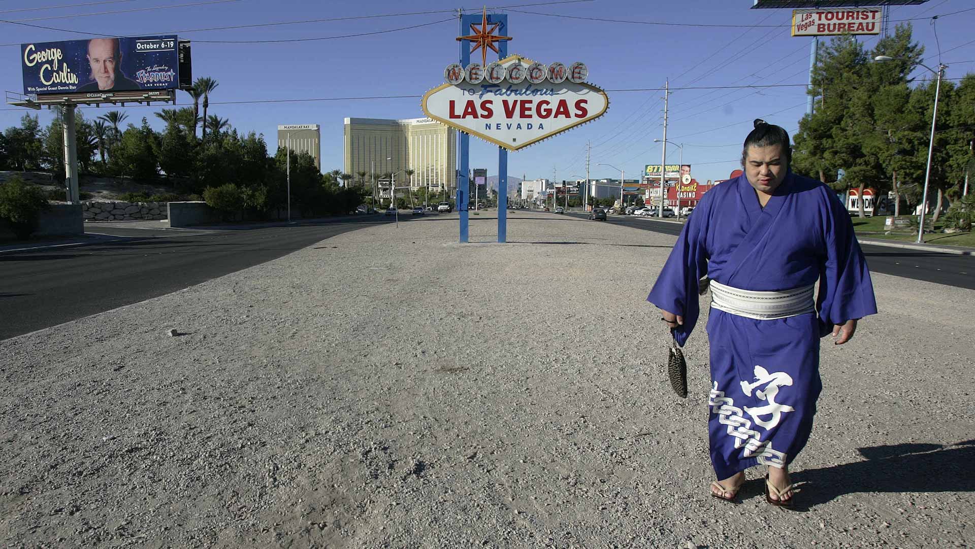 Sumo walks tightrope with its first intl competitions in 2000 