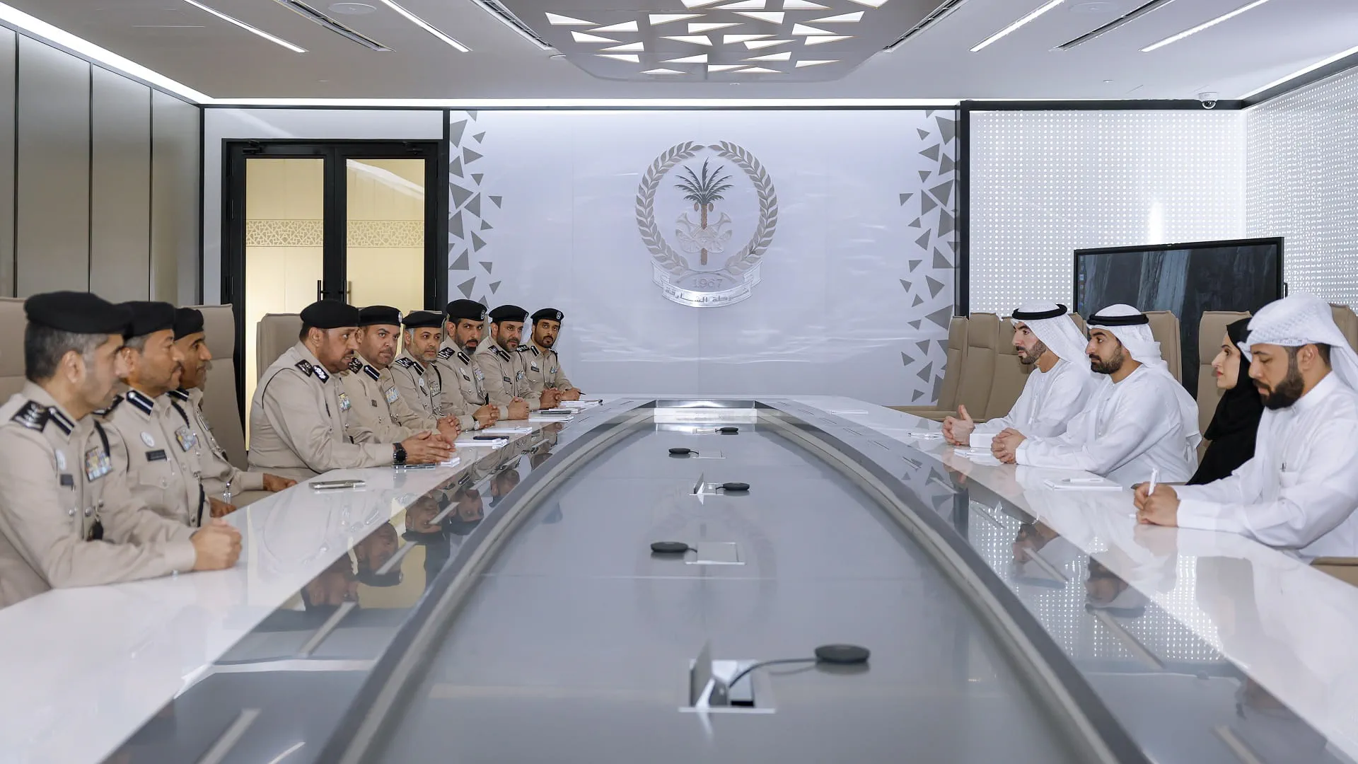 Sharjah Police receives Digital Department delegation 