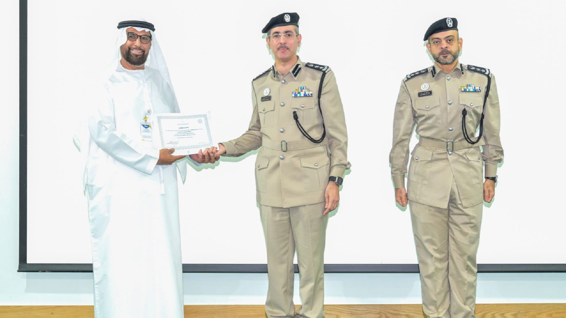 Sharjah Police recognises driving schools for their efforts 