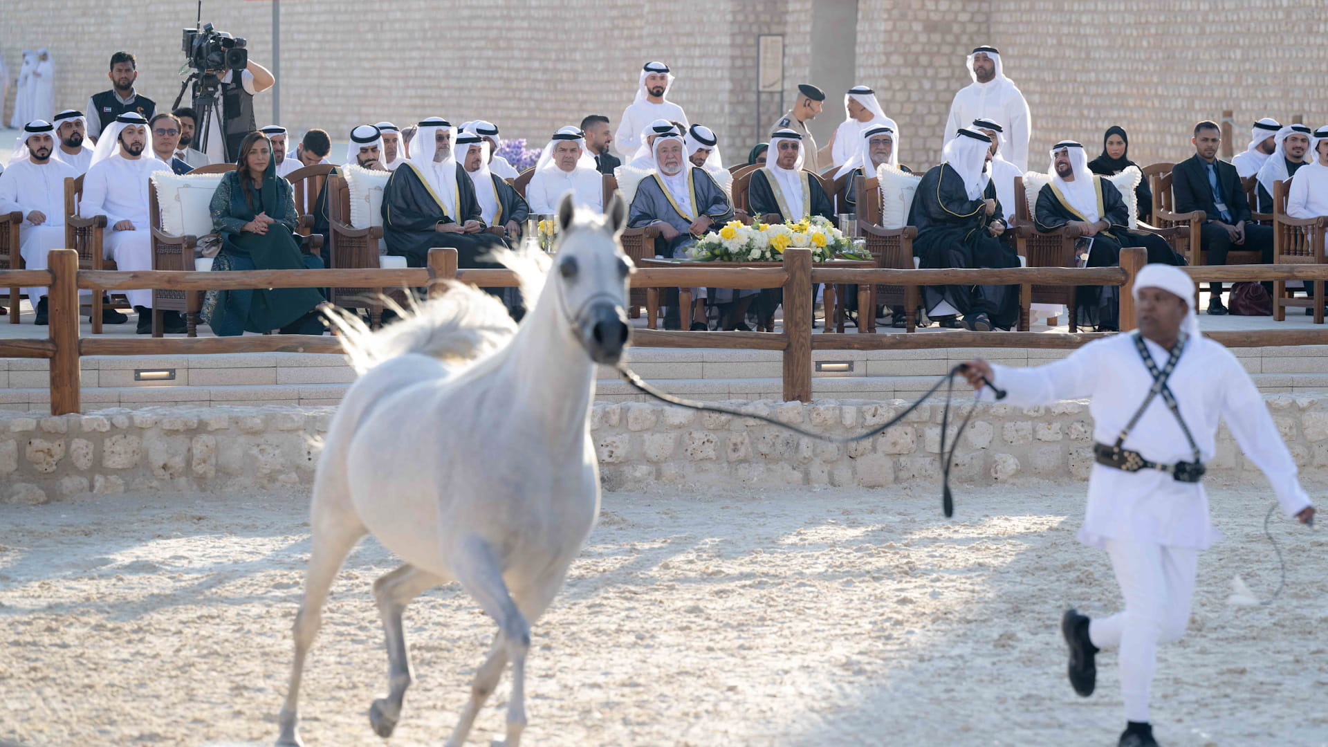 سلطان القاسمي يشهد احتفالية "مئوية مكتبات الشارقة"