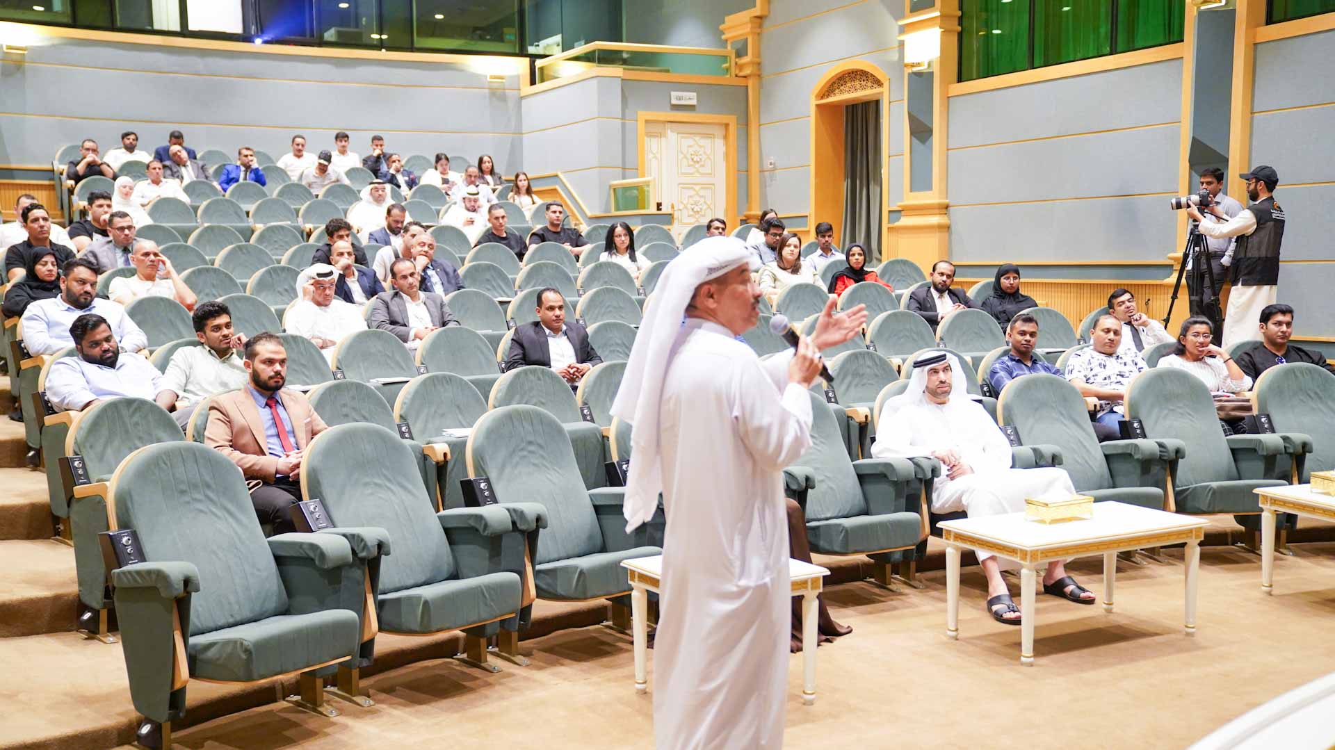 اجتماعية الشارقة تدرب موظفي الفنادق على مهارات التعامل مع كبار السن 