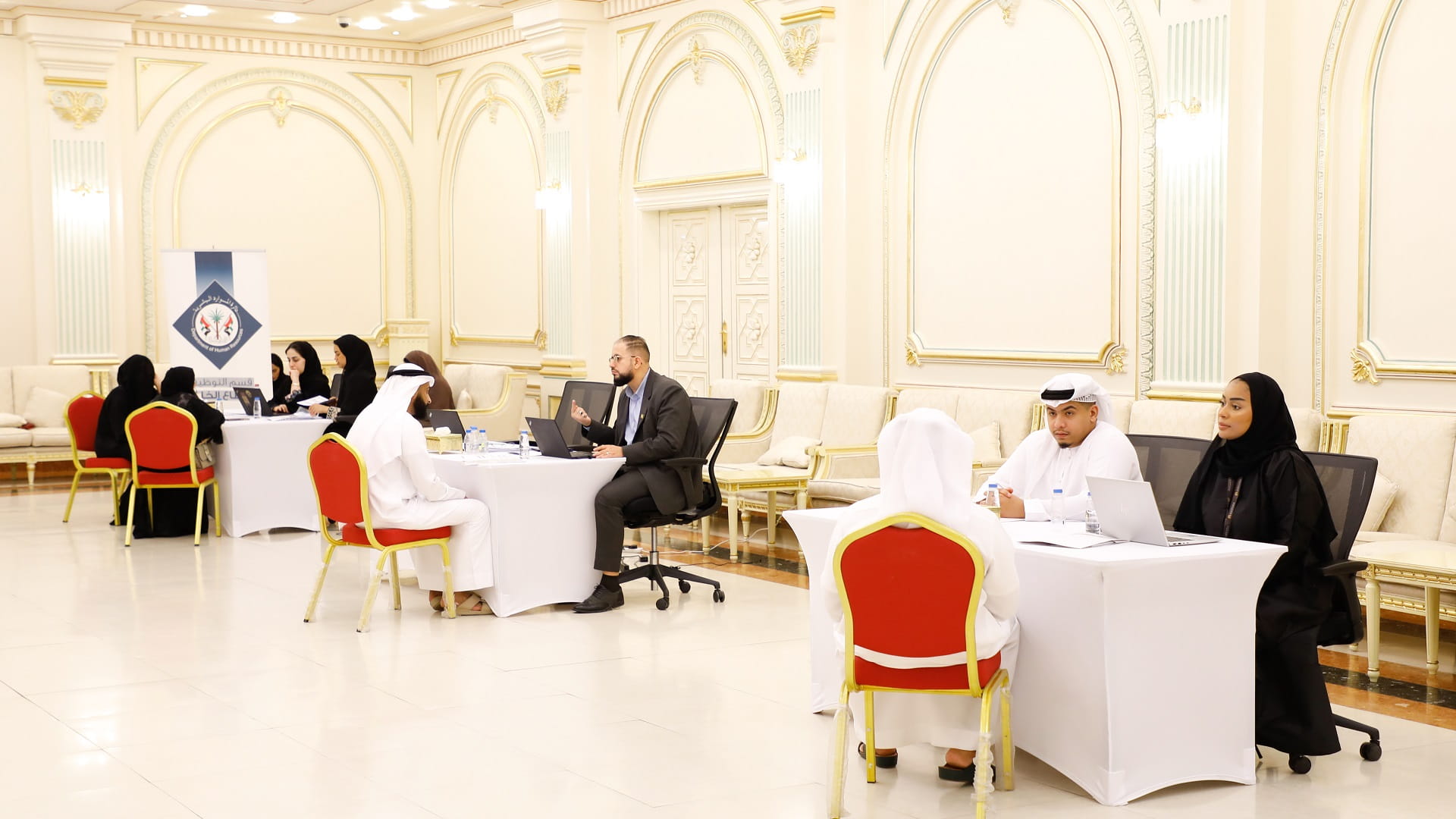 SDHR, Majid Al Futtaim open employment day 