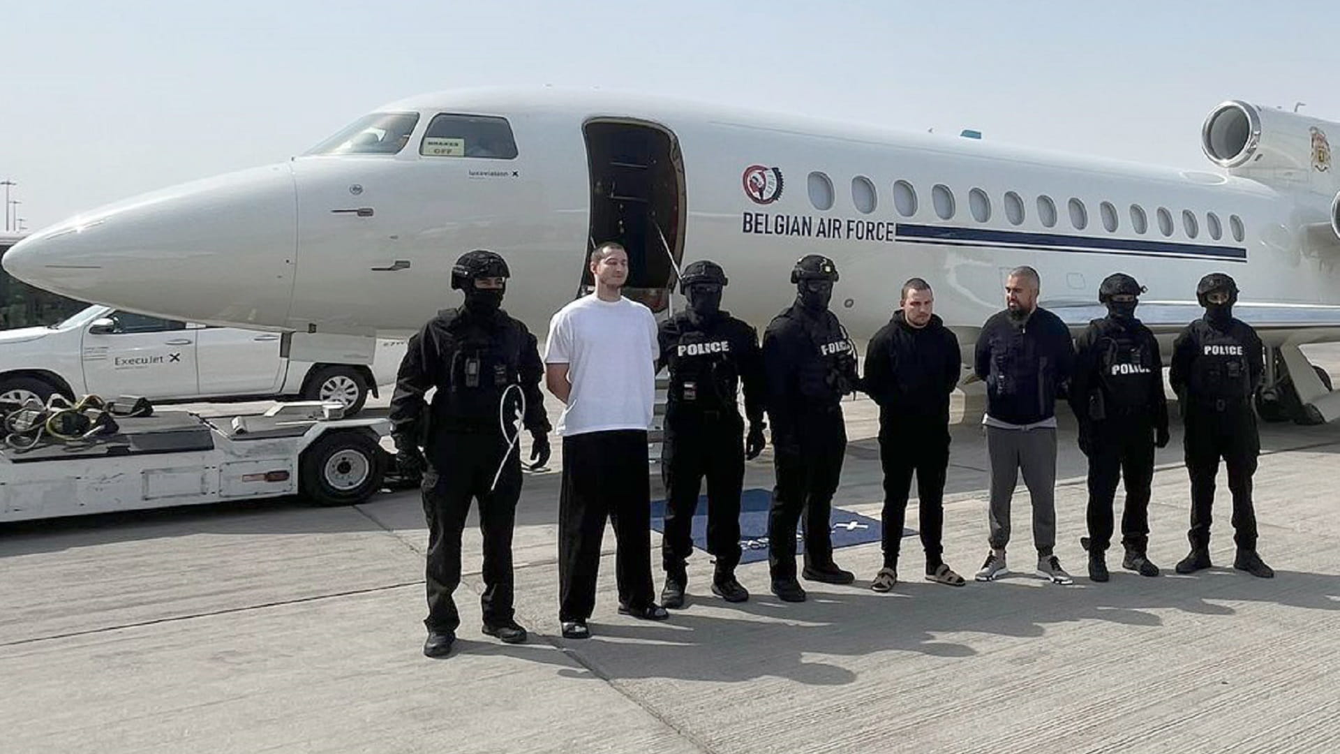 شرطة دبي تسلم 3 من كبار المتورطين في جرائم دولية منظمة إلى بلجيكا 