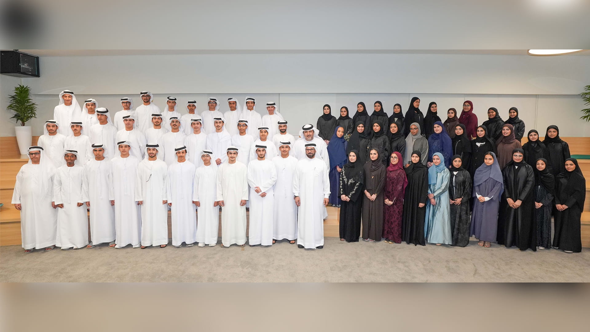 ربع قرن تطلق سلسلة برامج التمكين البرلماني لشورى شباب الشارقة  