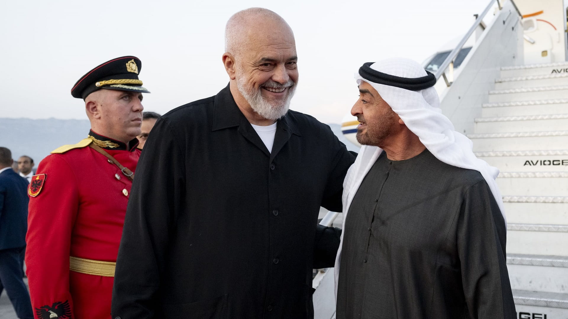 رئيس الدولة ورئيس الوزراء الألباني يبحثان علاقات البلدين