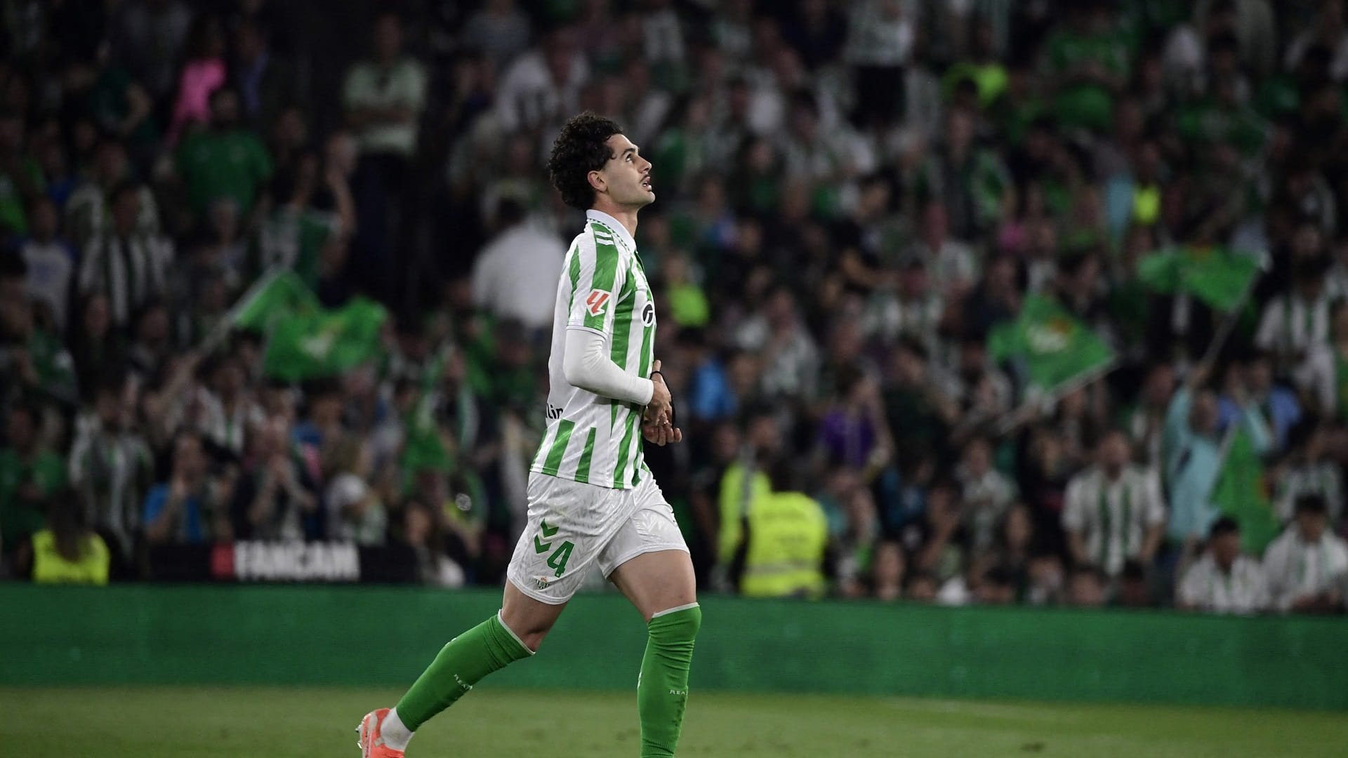 نادي أتلتيكو مدريد يتعاقد مع الأميركي جوني كاردوسو 