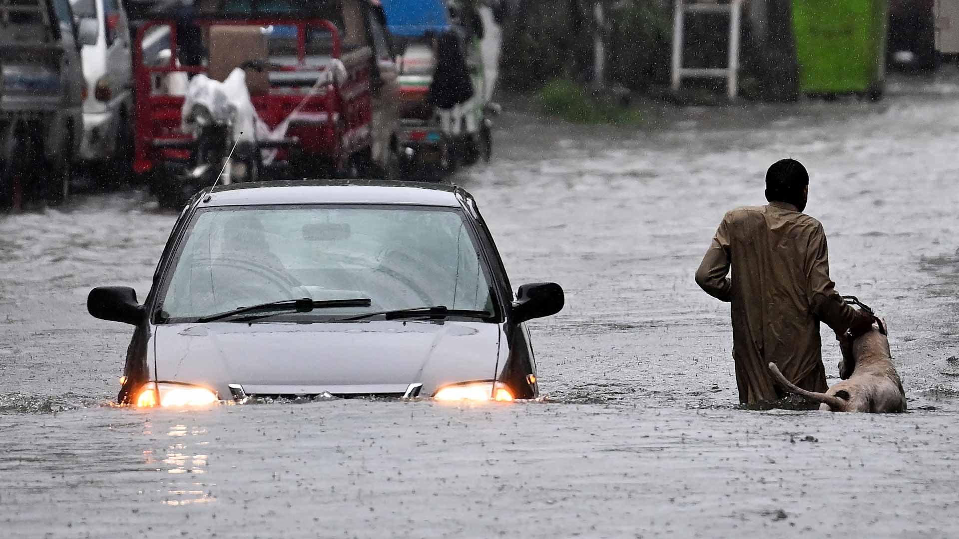 وفاة 54 وإصابة 227 خلال 24 ساعة جراء الأمطار الغزيرة في باكستان
