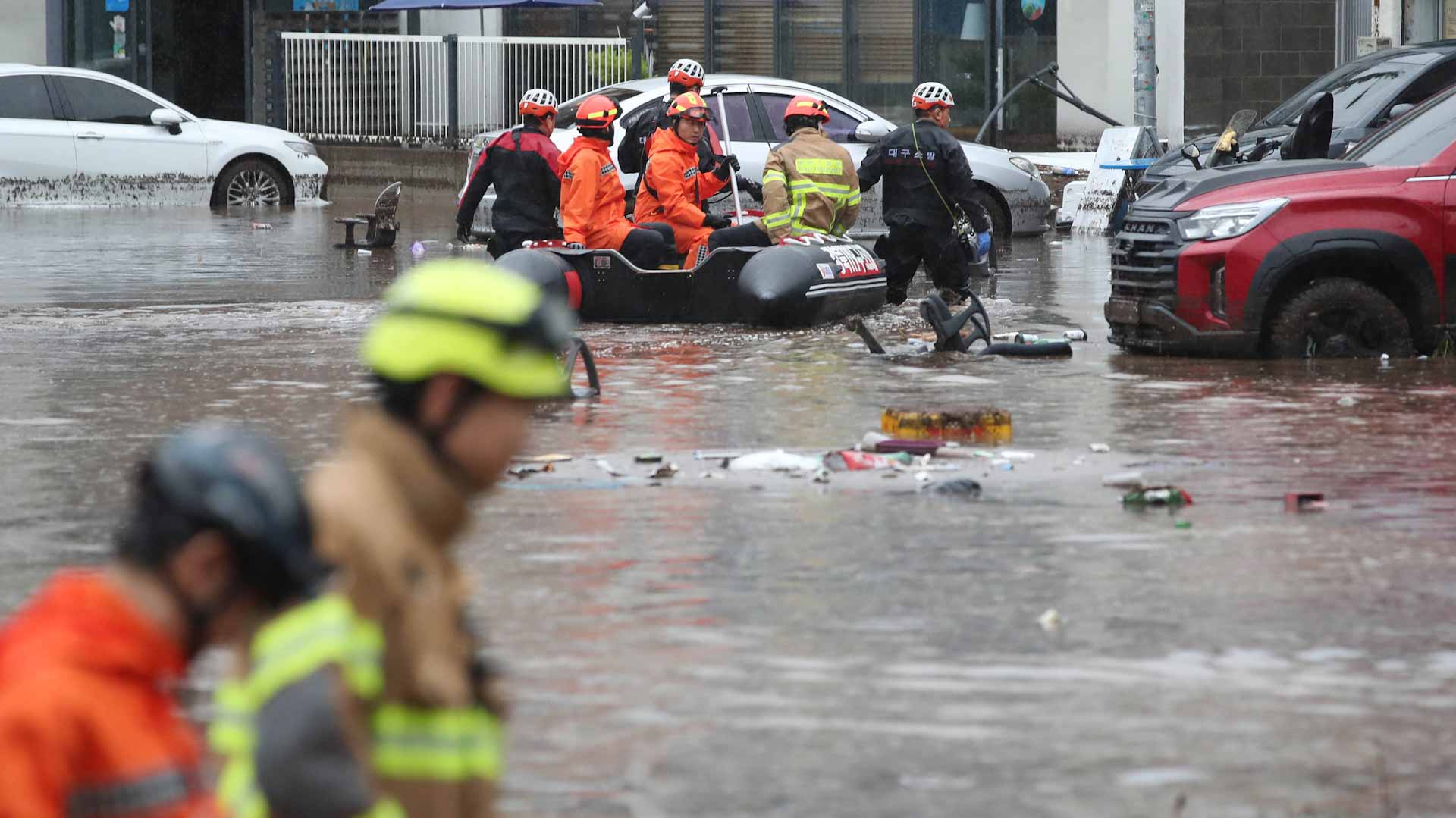 لليوم الثالث..أمطار غزيرة بكوريا الجنوبية تجبر 5 آلاف للاحتماء في الملاجئ 