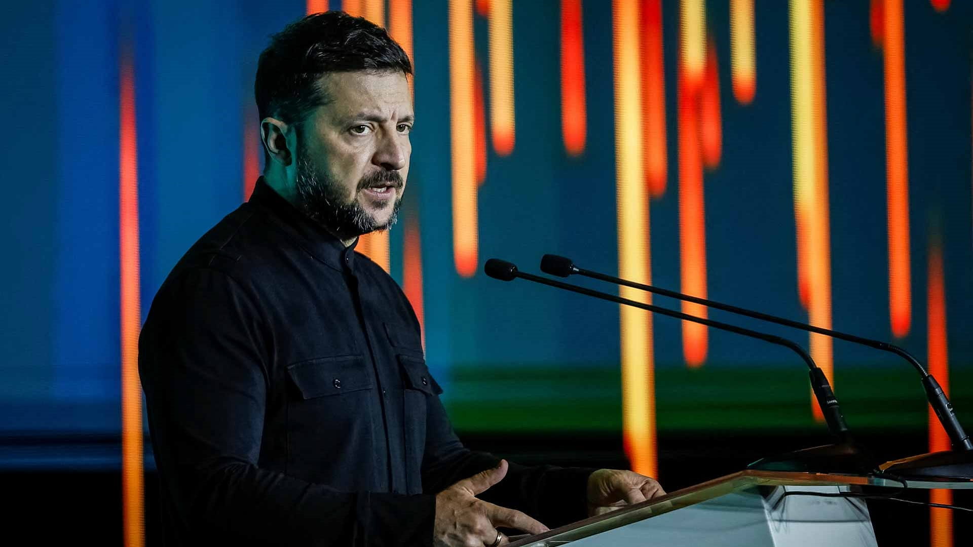 زيلينسكي: روسيا أطلقت أكثر من 30 صاروخاً و300 مسيرة في هجوم ليلي