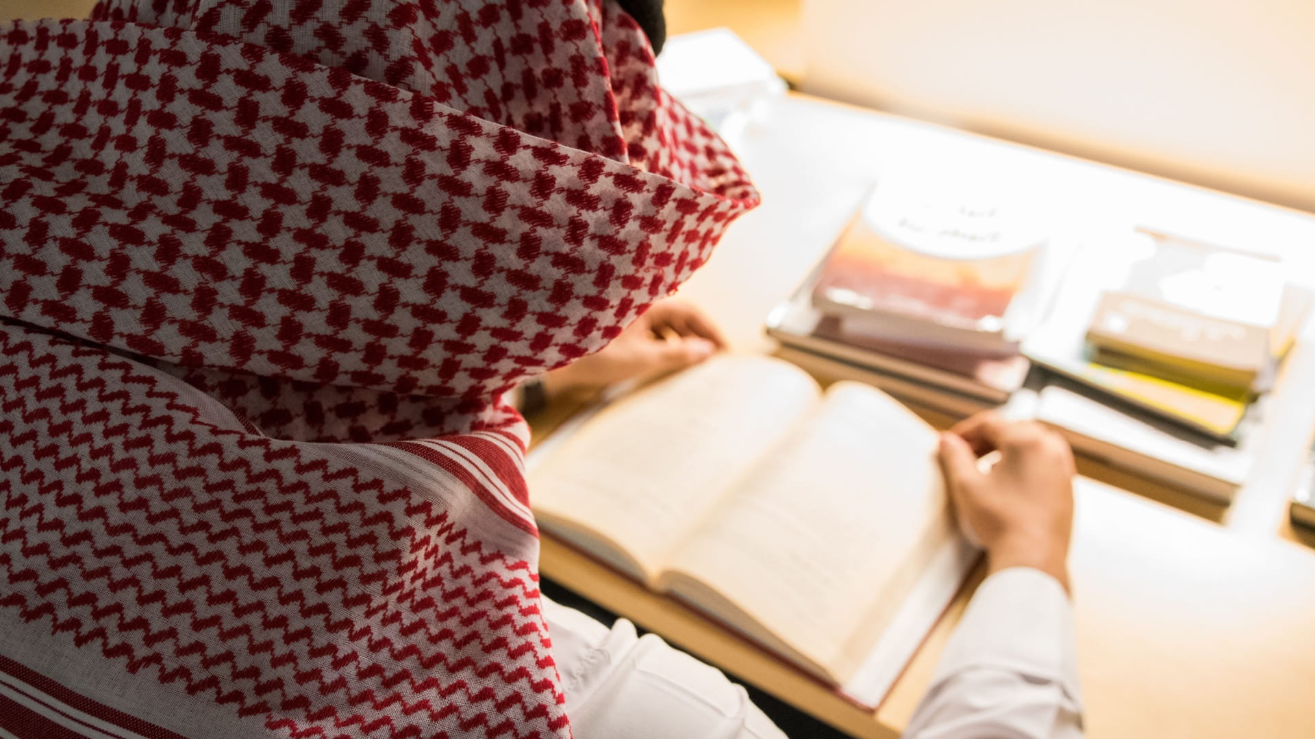  الشارقة تسعى جاهدة إلى غرس حب القراءة في أبنائها ونشر ثقافة القراءة 