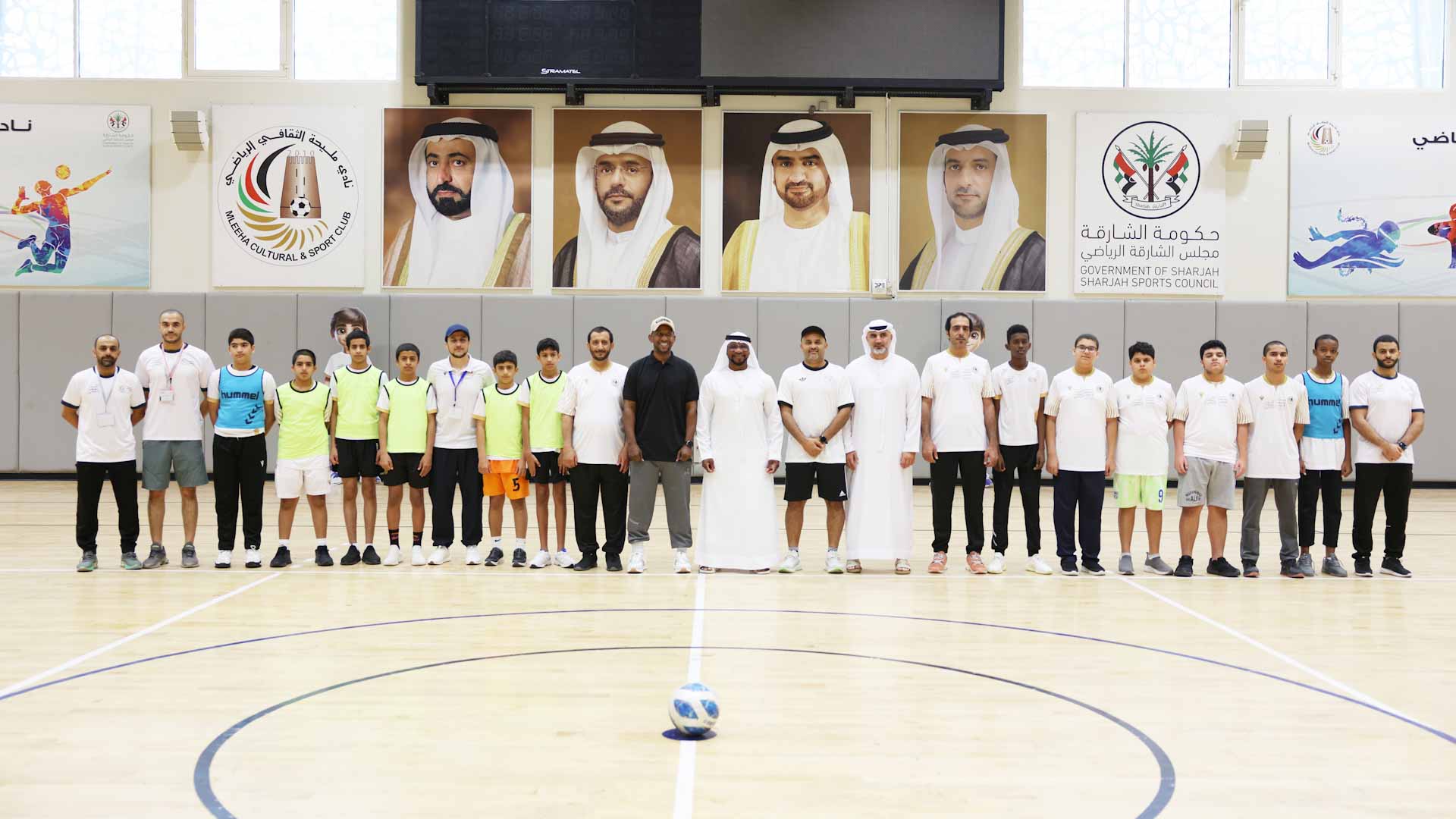 نجوم الكرة الإماراتية يضيئون سماء "أنا رياضي" في نادي مليحة 
