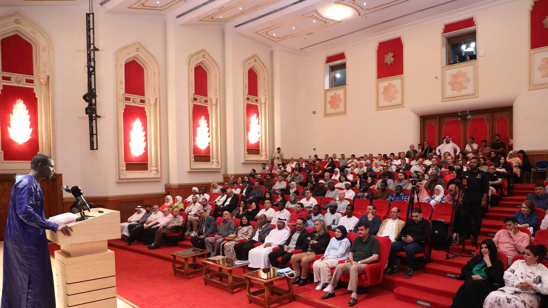 القصائد الأفريقية تصدح في بيت الشعر بالشارقة