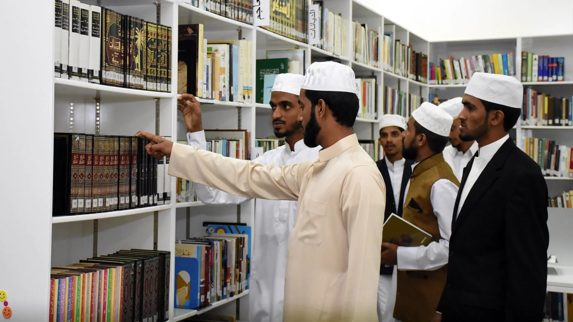 Al Muntada Al Islami library A cultural beacon