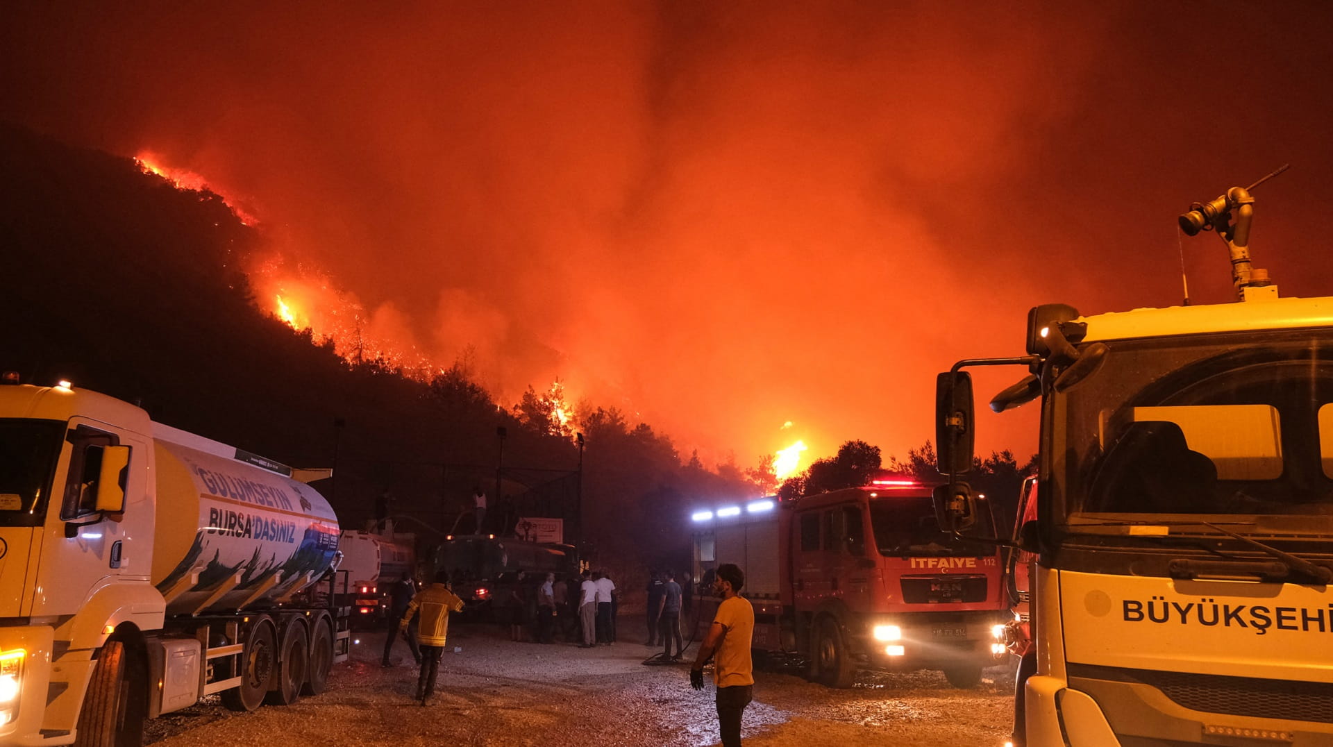Türkiye wildfires force mass evacuations amid extreme heat