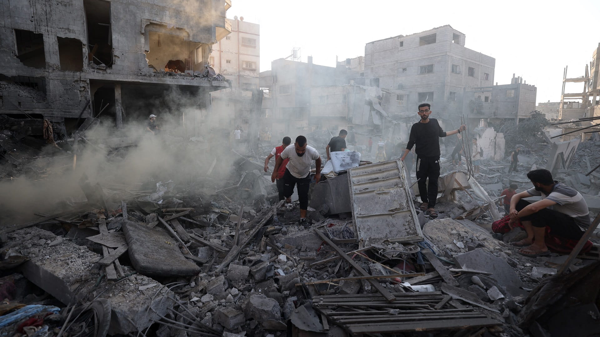 استشهاد 40 فلسطينياً بنيران إسرائيلية في قطاع غزة 