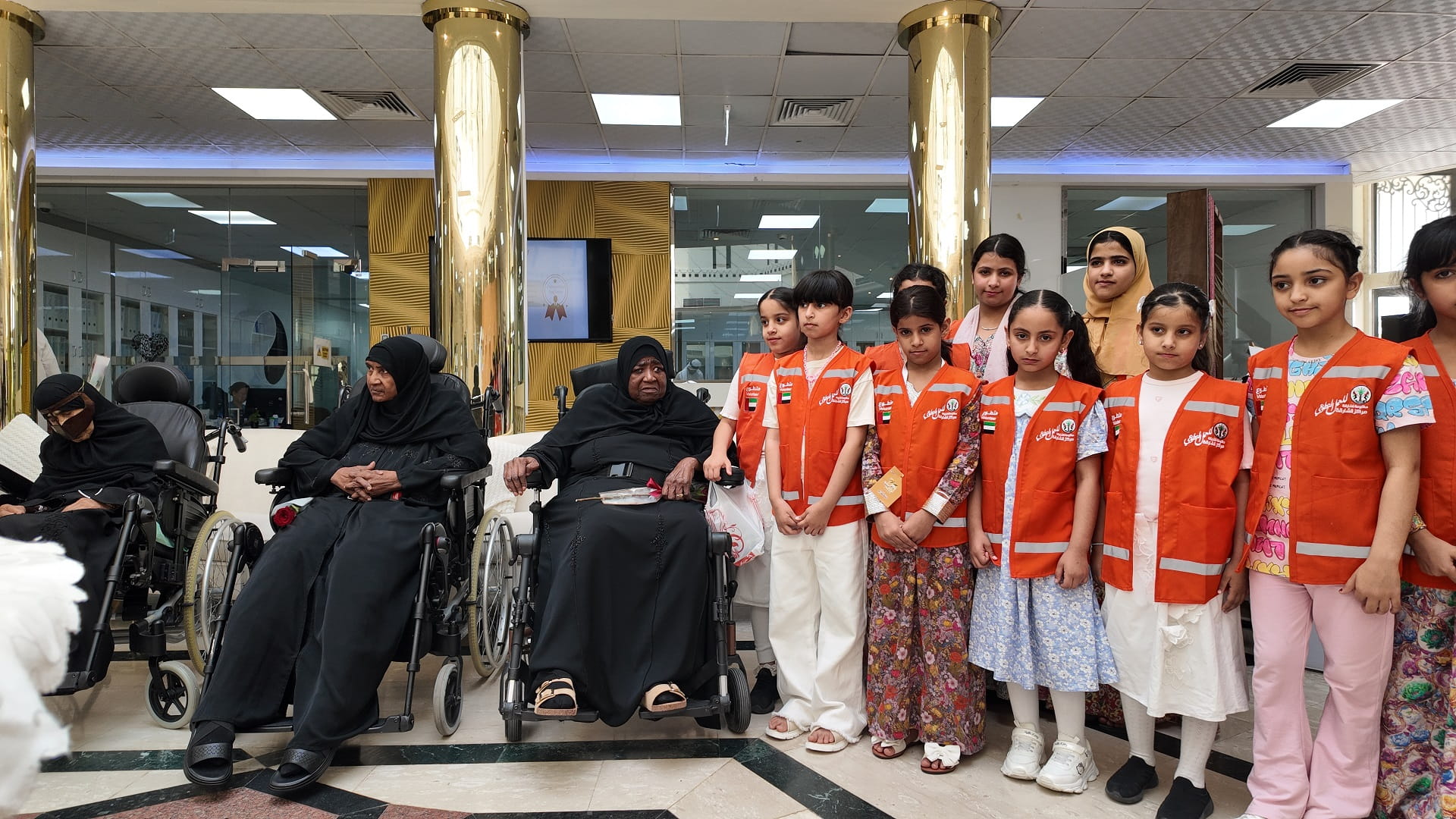 Children from the "Hasad Volunteer Camp" visit SSSD nursing home