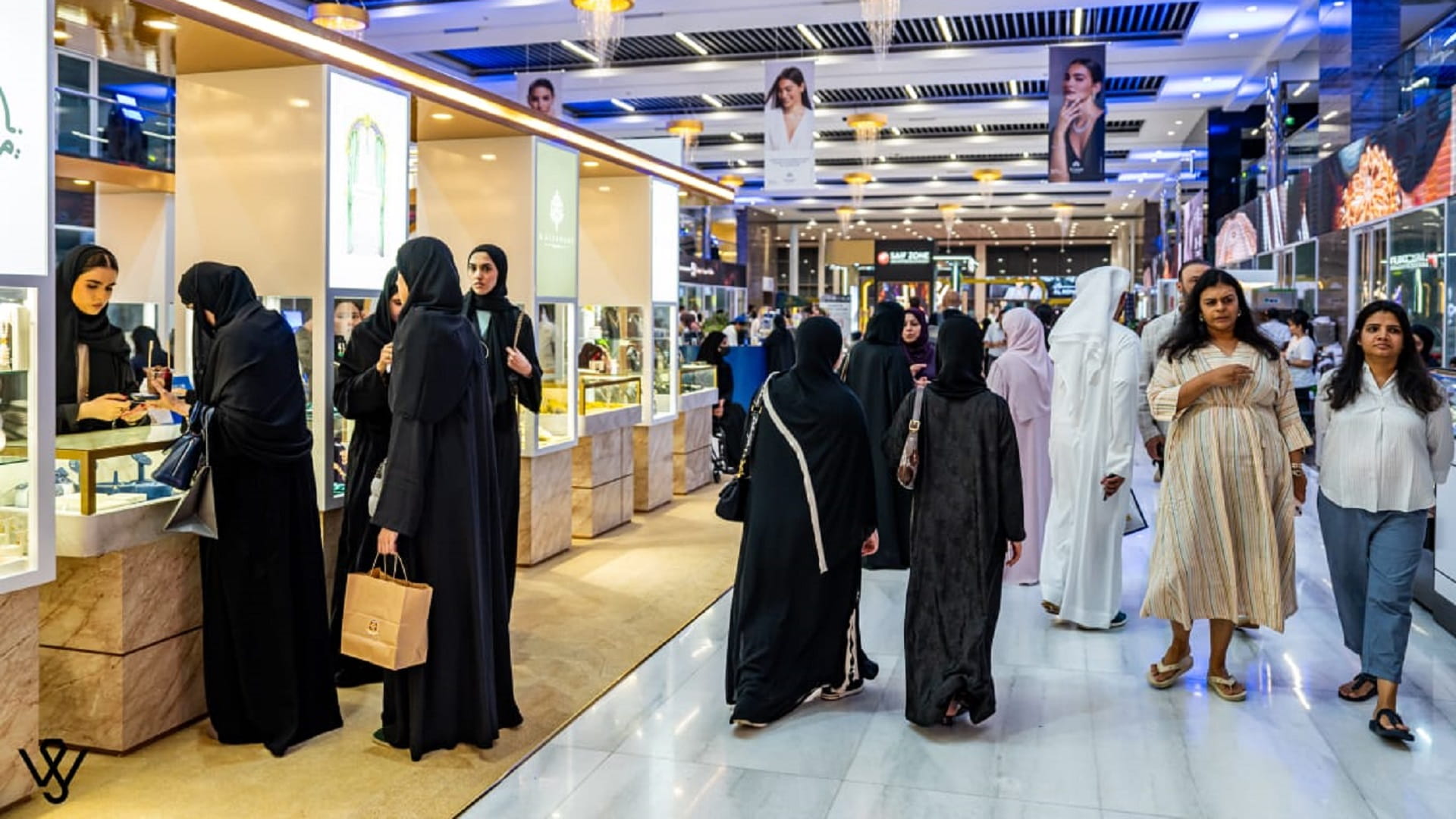 "معرض المجوهرات" يختتم فعالياته محققاً أرقاماً قياسية عالمية 