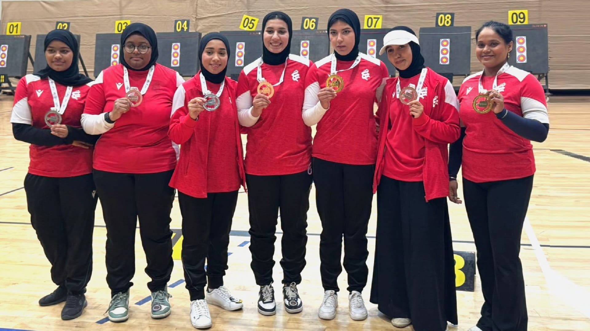 لاعبات الشارقة الرياضي للمرأة يتألقن بكأس الاتحاد للقوس والسهم 