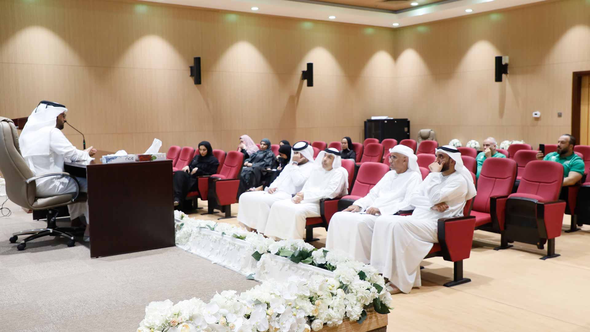 Khorfakkan Club hosts lecture on institutional excellence