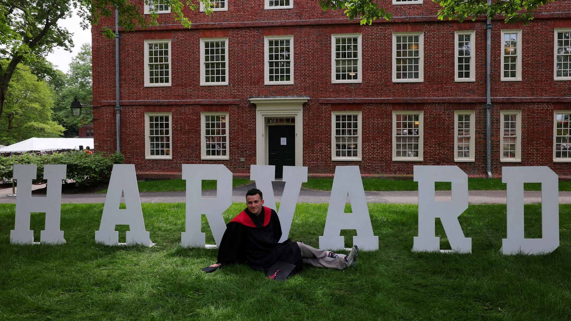 Trump suspends entry of international students studying at Harvard