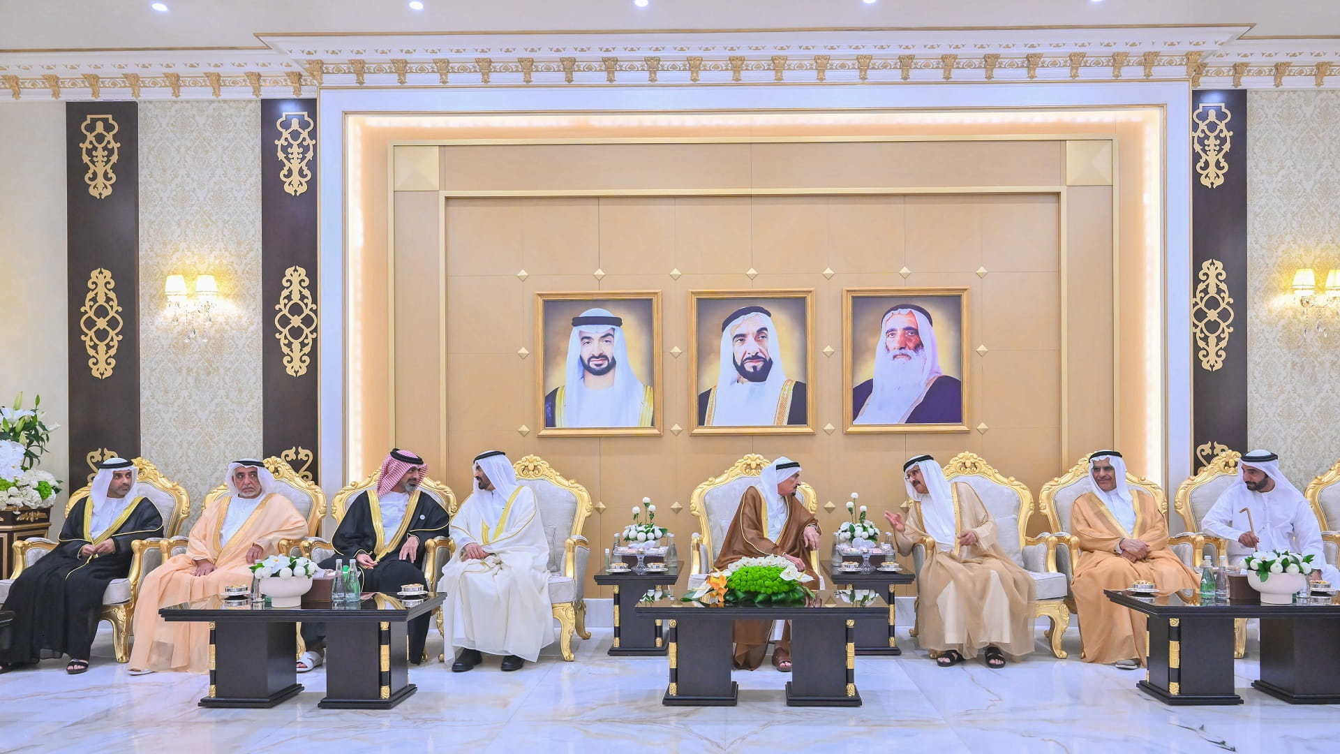 حاكم عجمان ووليّ عهده يواصلان تقبل التهاني بعيد الأضحى المبارك