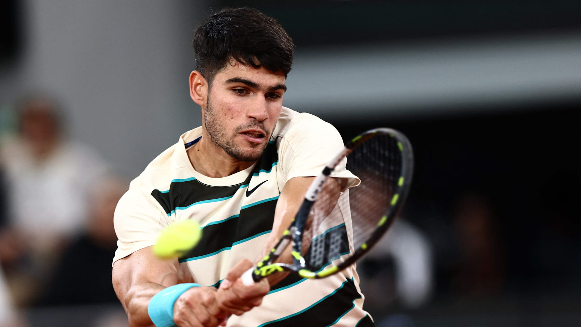 Alcaraz advances to French Open final
