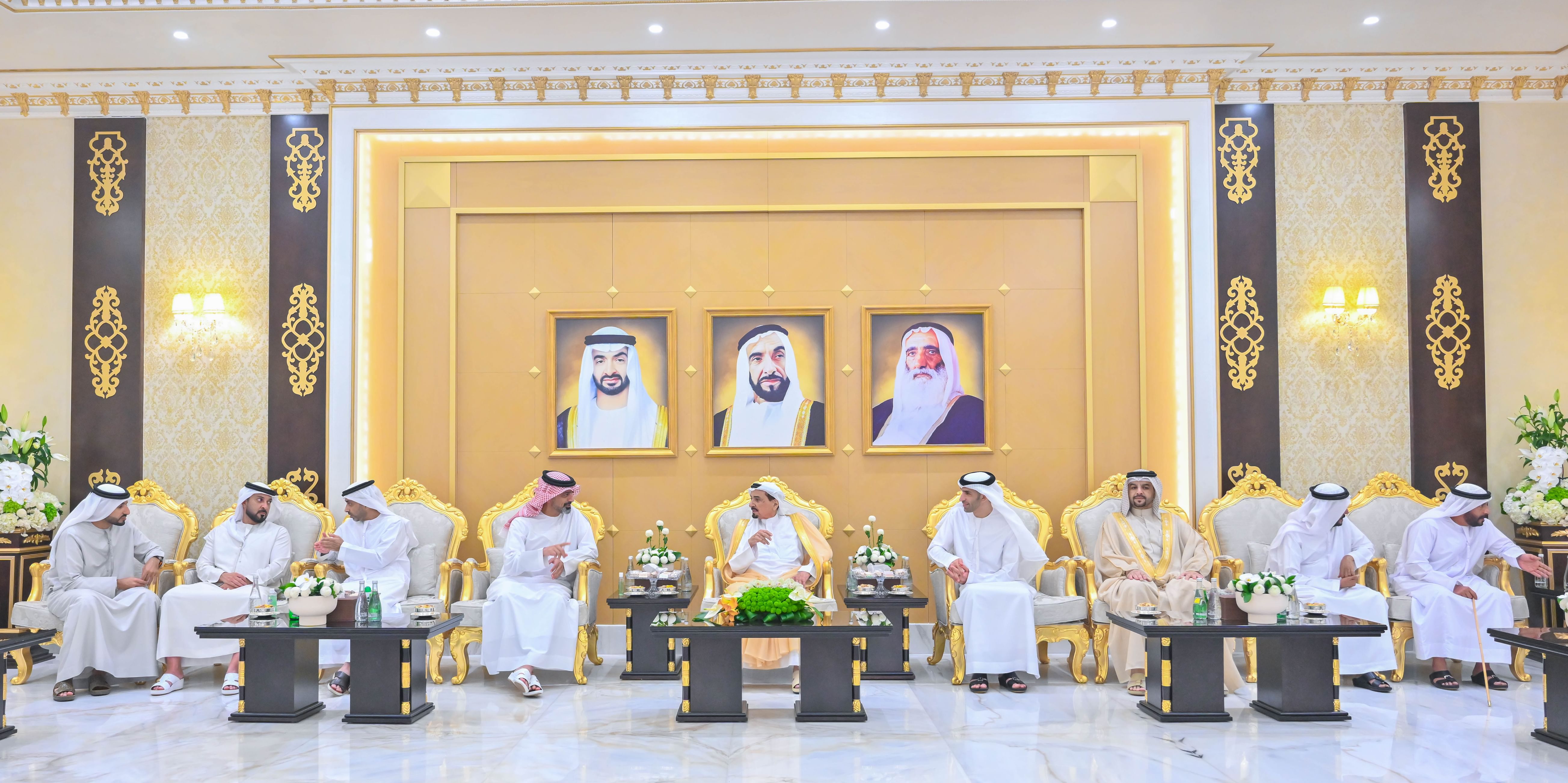 بقصر الزاهر..حاكم عجمان وولي عهده يواصلان تقبل التهاني بعيد الأضحى 