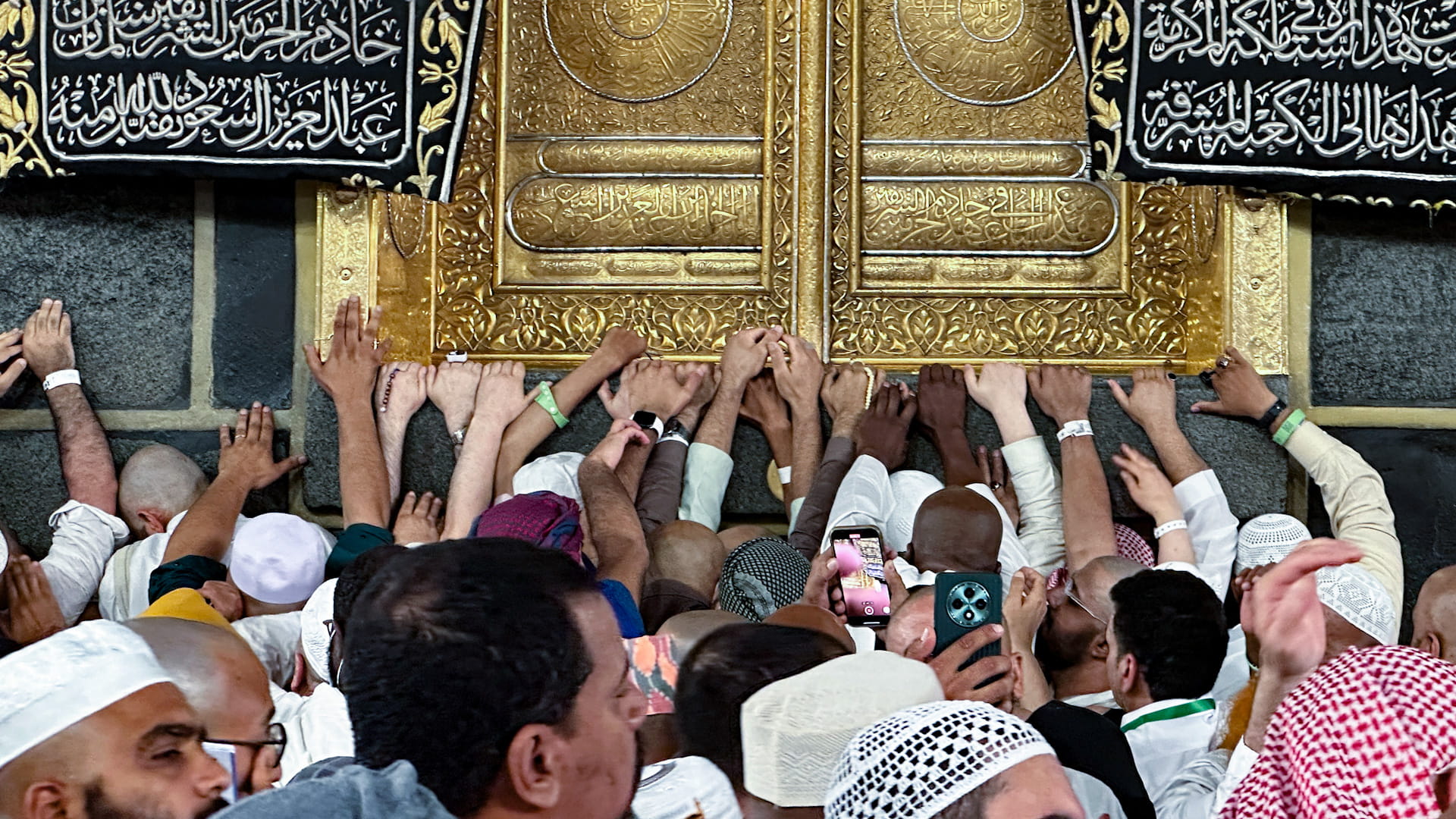 نائب أمير منطقة مكة المكرمة يُعلن نجاح موسم الحج 1446 ه 