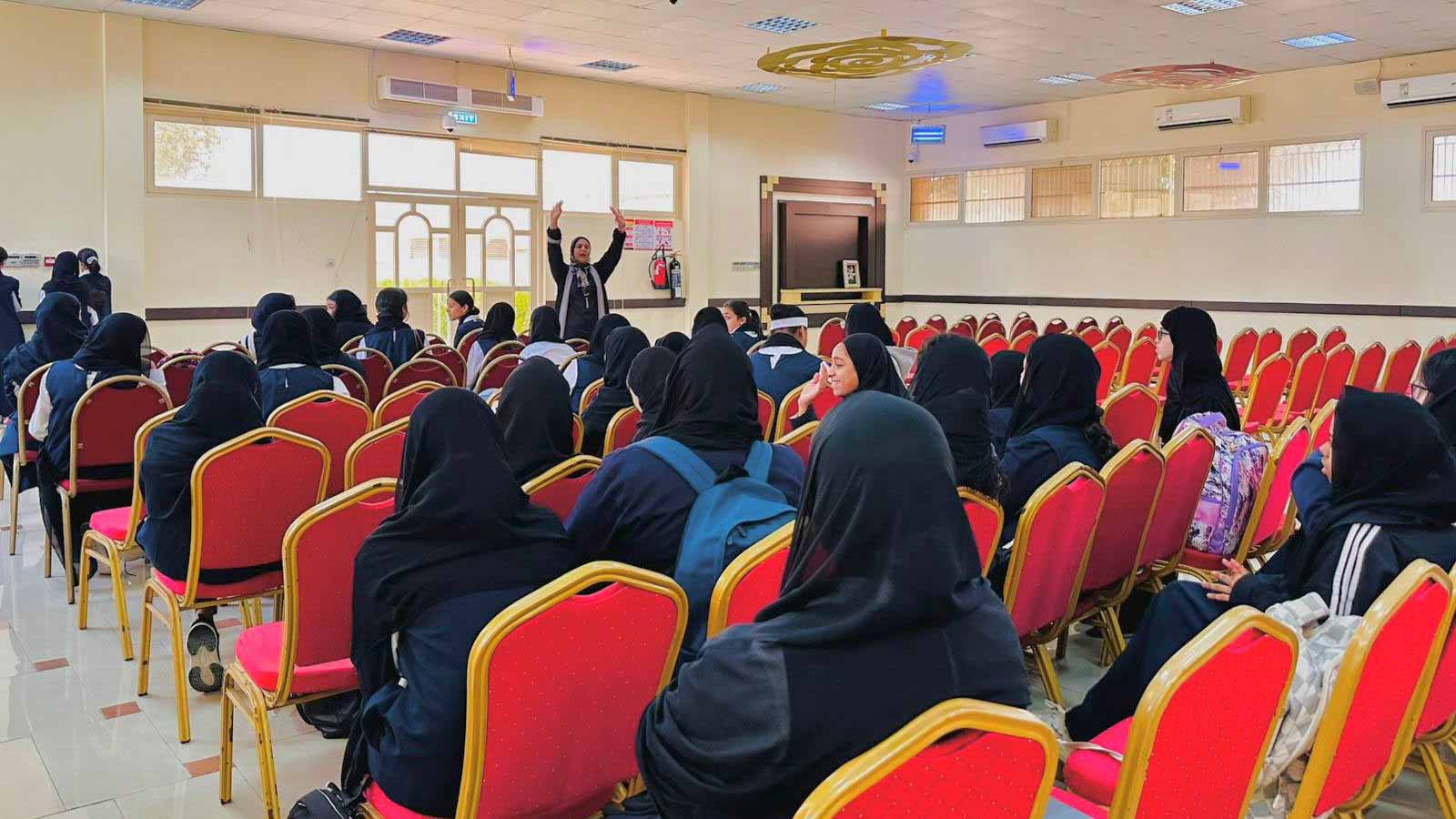 أولياء الشارقة ينظم ورشة تحفيزية للطالبات قبل الاختبارات النهائية