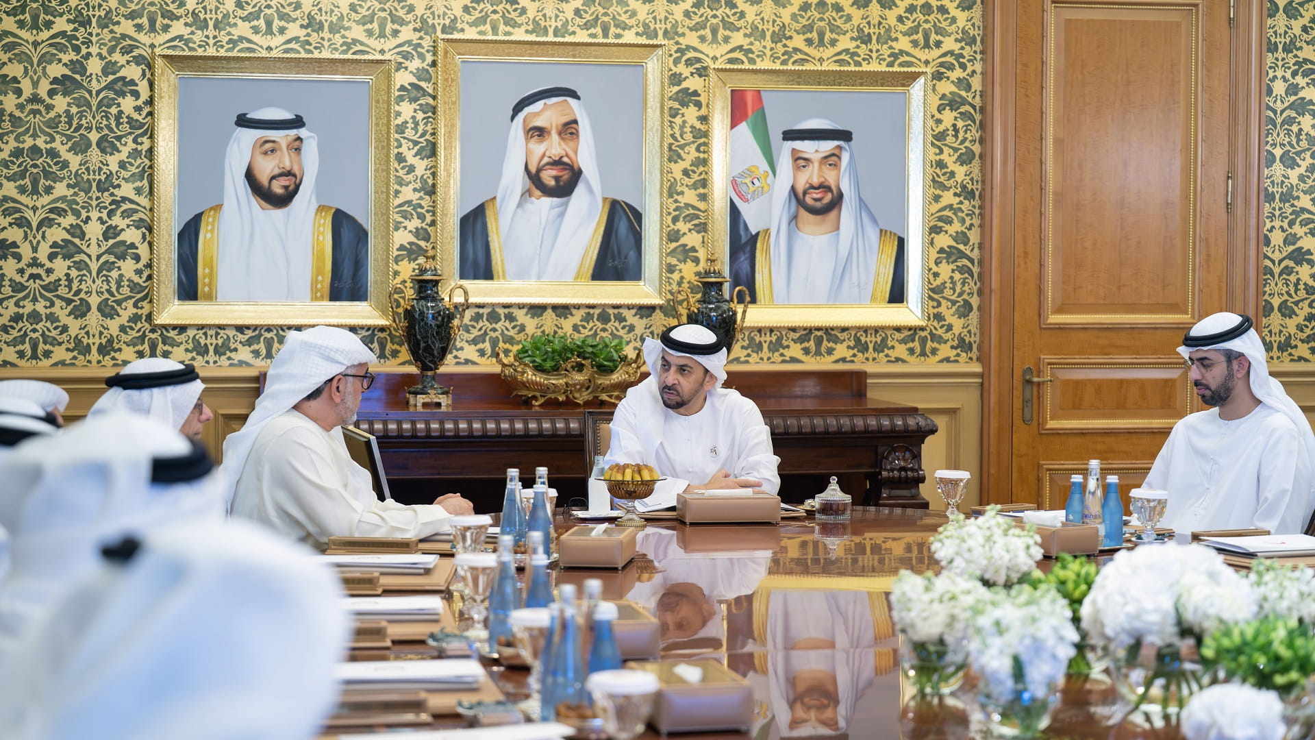 Hamdan bin Zayed chairs Emirates Red Crescent board meeting