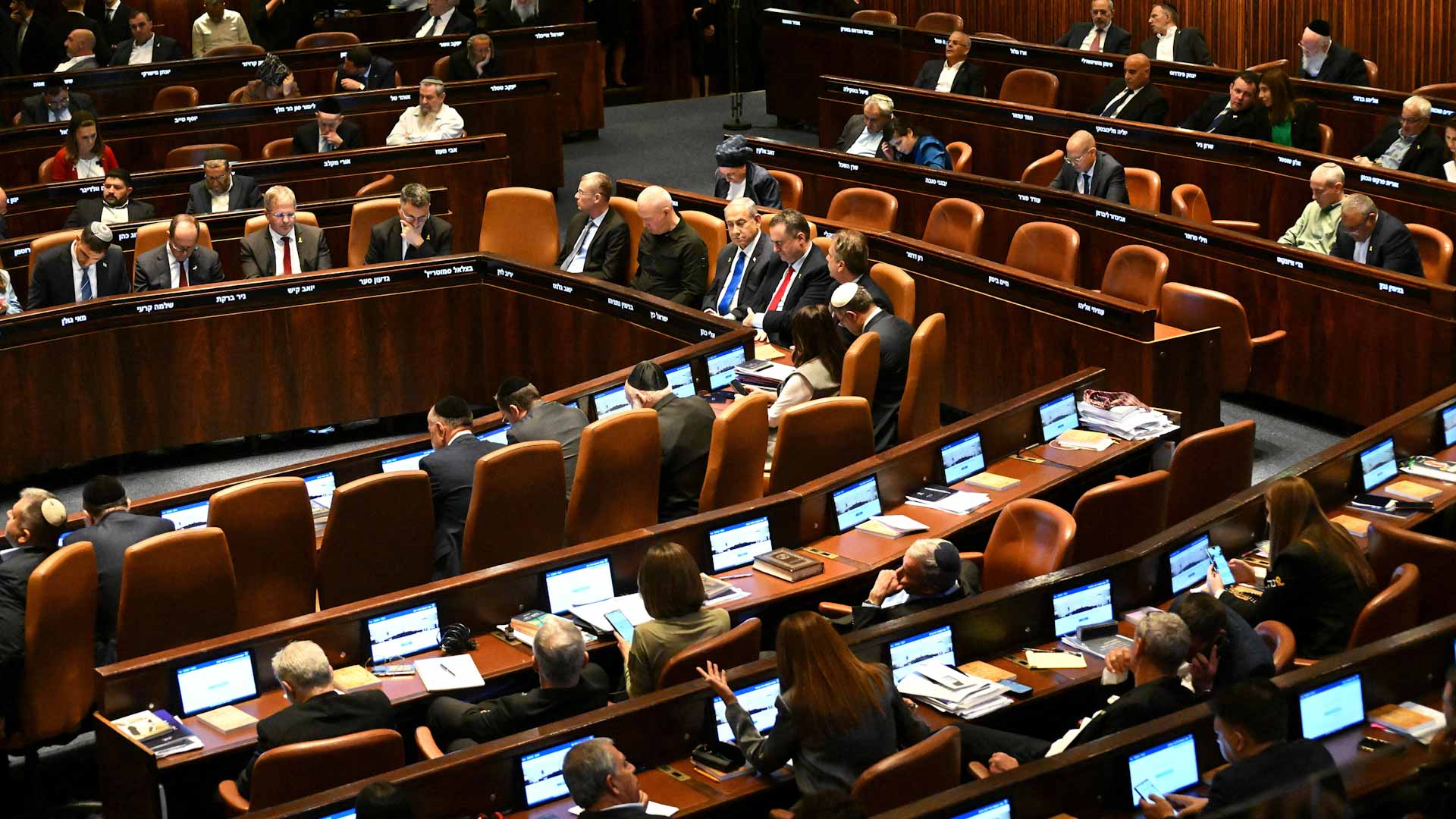 لكنيست الإسرائيلي يصوت ضد حل نفسه ونتنياهو ينجو من انتخابات مبكرة 