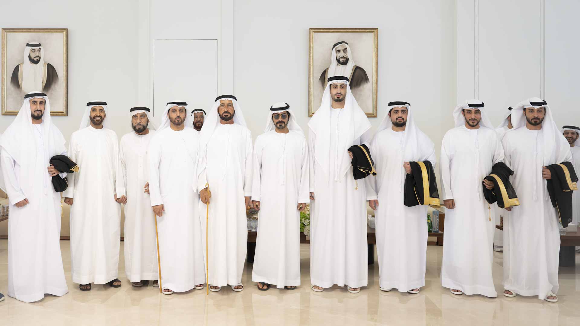 خليفة بن طحنون بن محمد يحضر أفراح الكتبي والشحي في العين