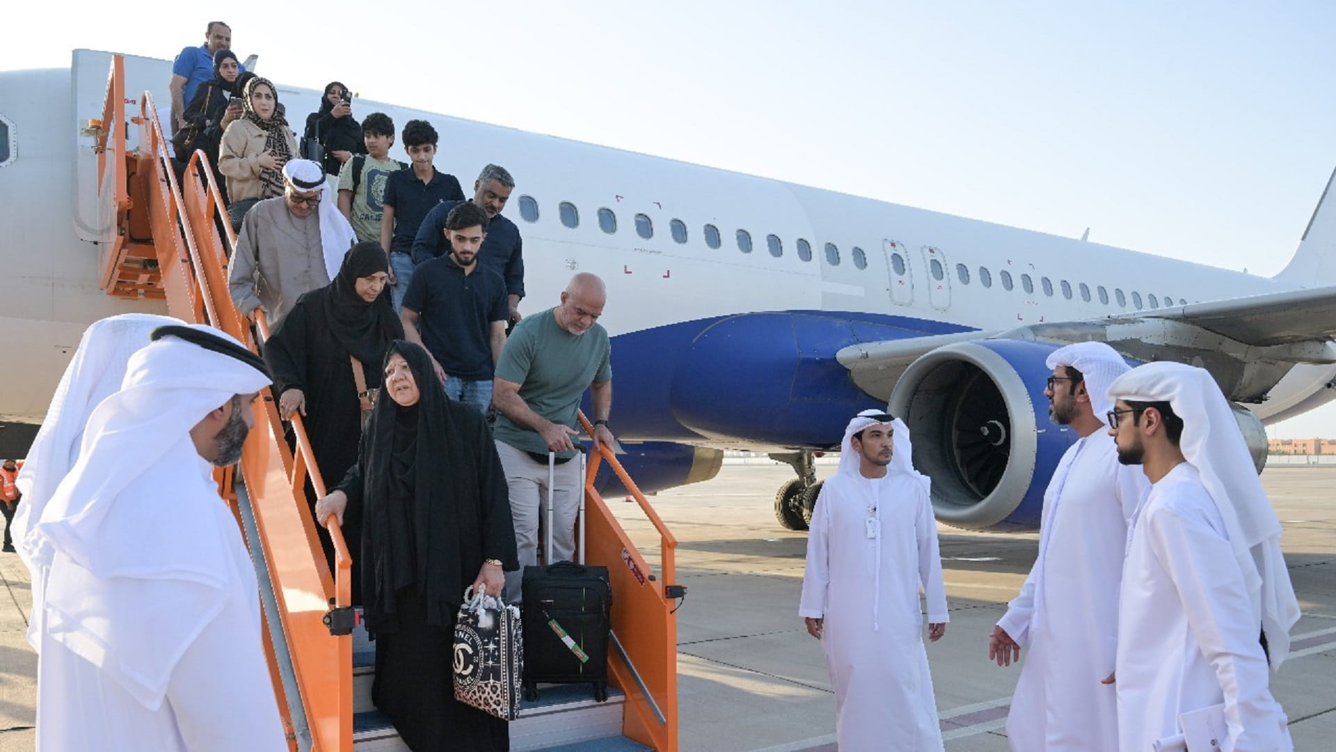 الإمارات تجلي مواطنيها والمقيمين المتواجدين في إيران