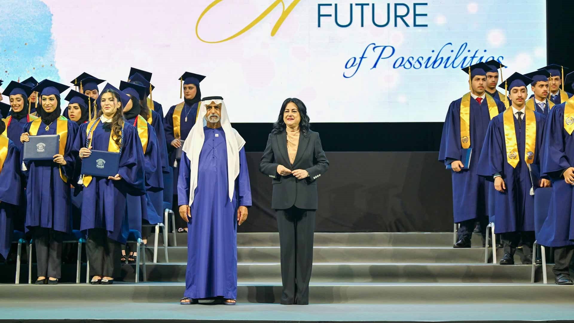 نهيان بن مبارك يشهد تخريج طلبة مدرسة الاتحاد الخاصة بدبي
