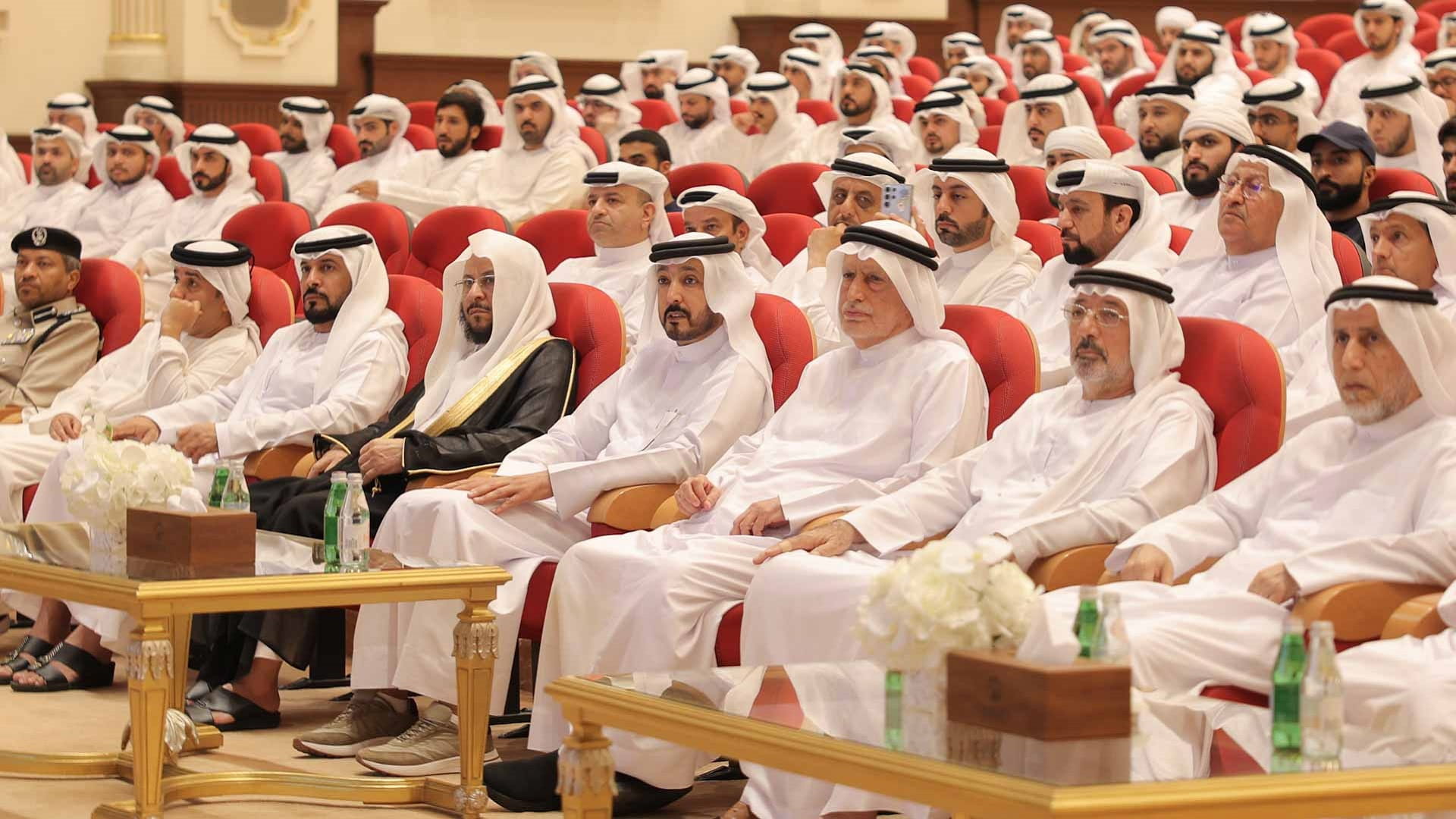 المجلس البلدي وبلدية الشارقة يدعمان الموظفين المقبلين على الزواج