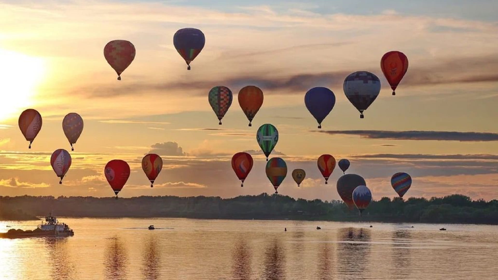UAE Balloon ascends in Russian skies