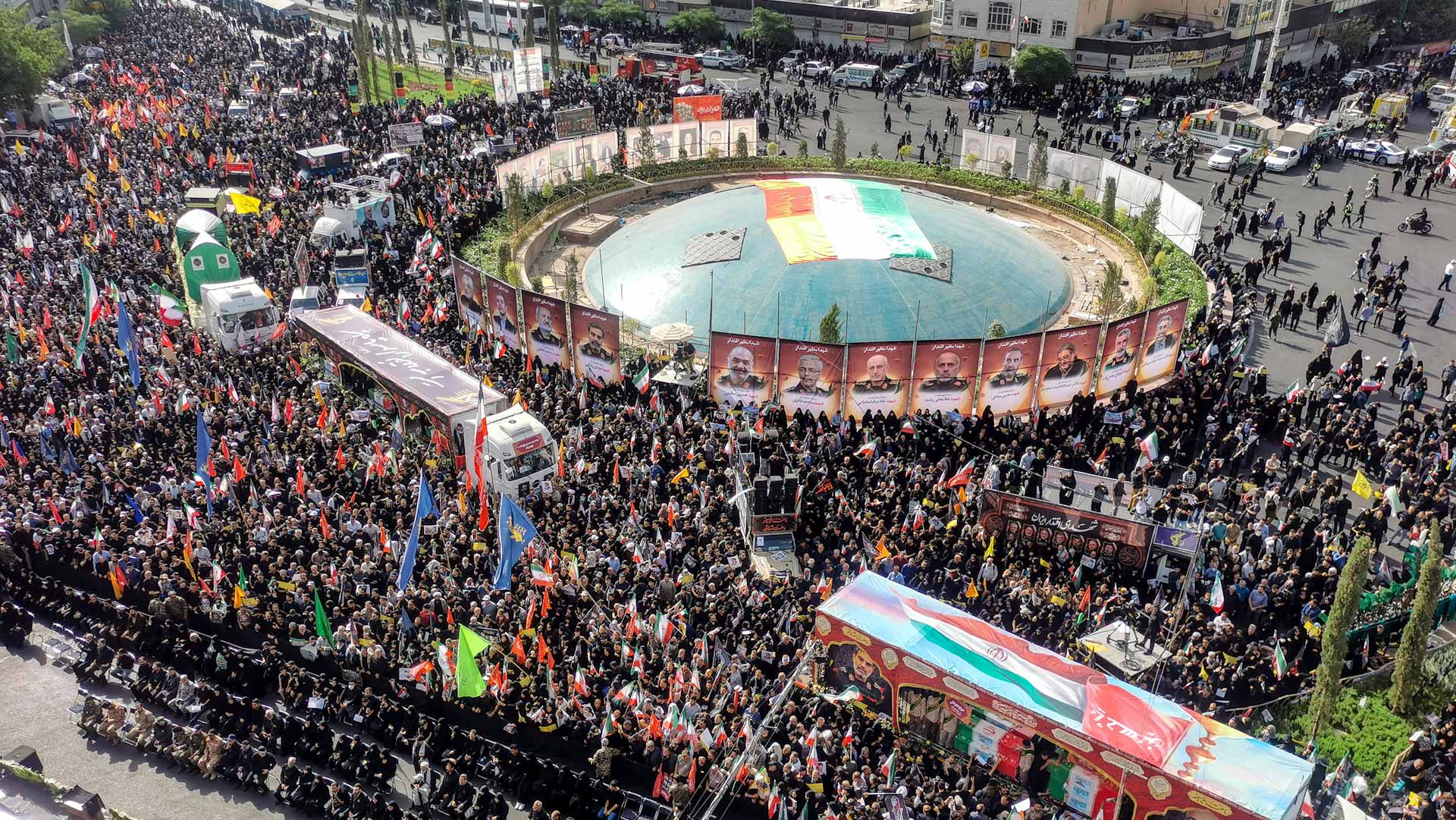 إيران تشيع قادة وعلماء إيرانيين قتلوا في حرب الـ12 يوماً