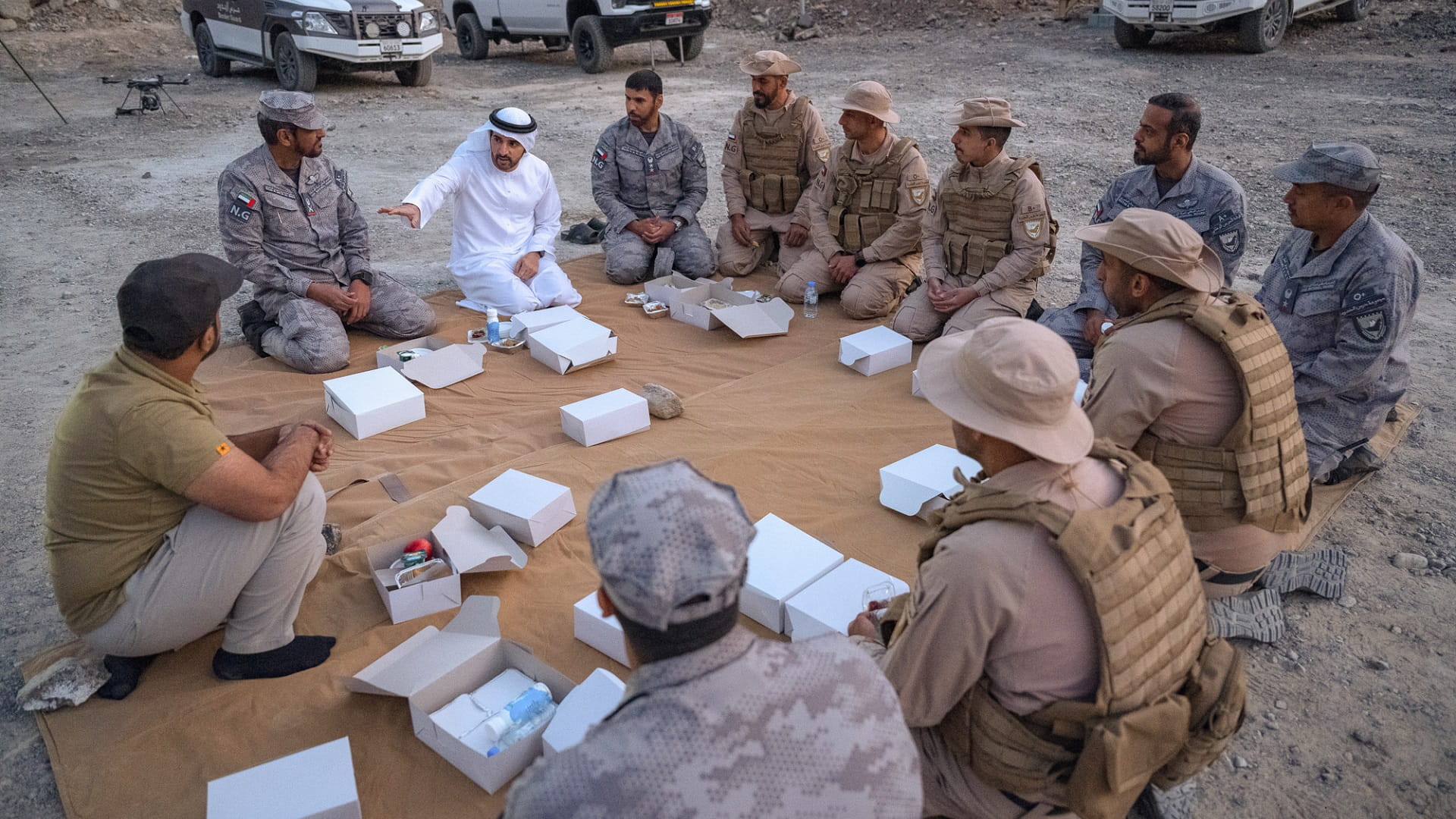 Hamdan bin Mohammed joins National Guard personnel for Iftar