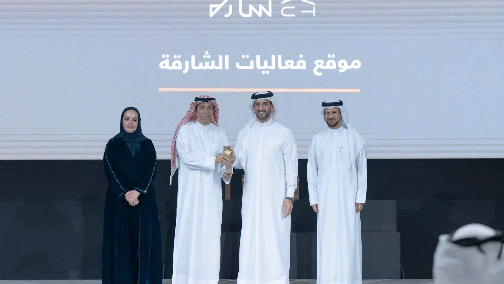 Sultan bin Ahmed honours “Tamayuz” awards winners 