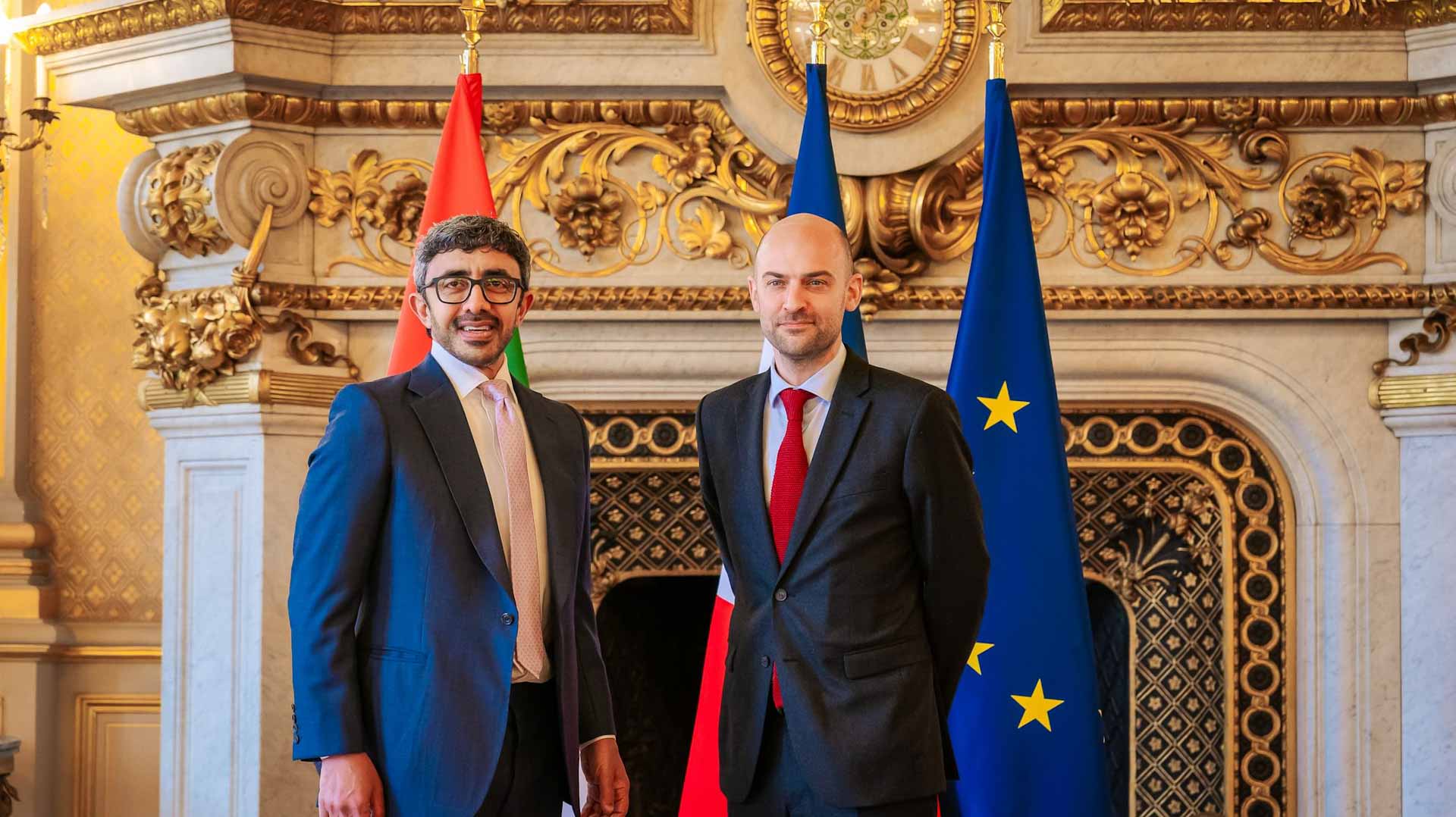 Abdullah bin Zayed meets French FM in Paris 