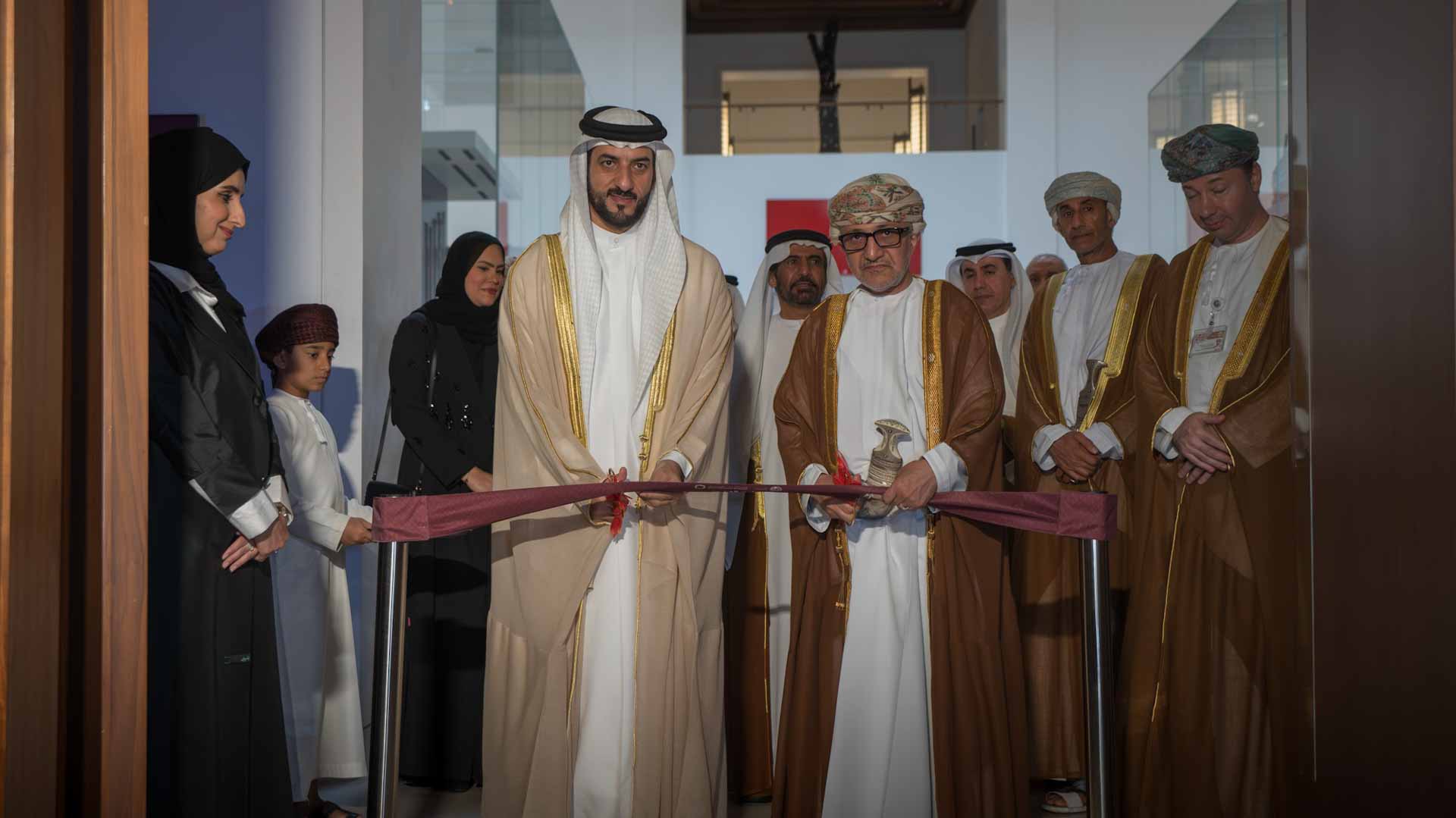 سلطان بن أحمد يشهد افتتاح "معرض روائع متحف الشارقة" في سلطنة عمان