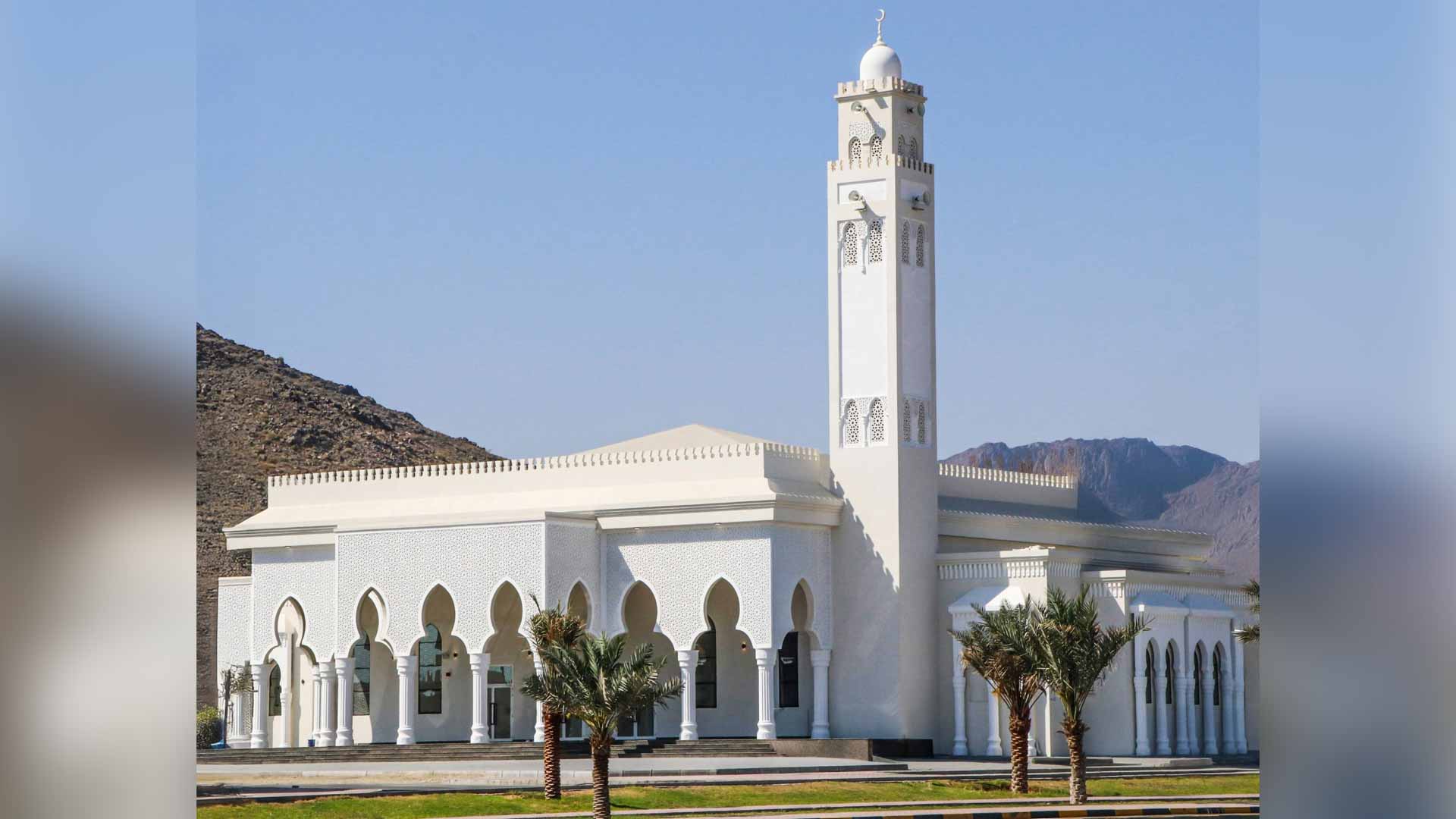 Sharjah Islamic Affairs inaugurates new mosque in Khorfakkan 