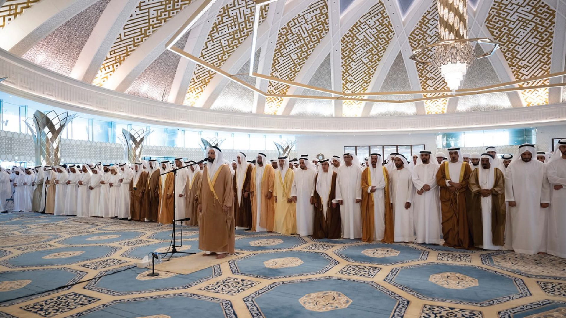 Hazza bin Zayed performs Eid prayer, receives well-wishers 