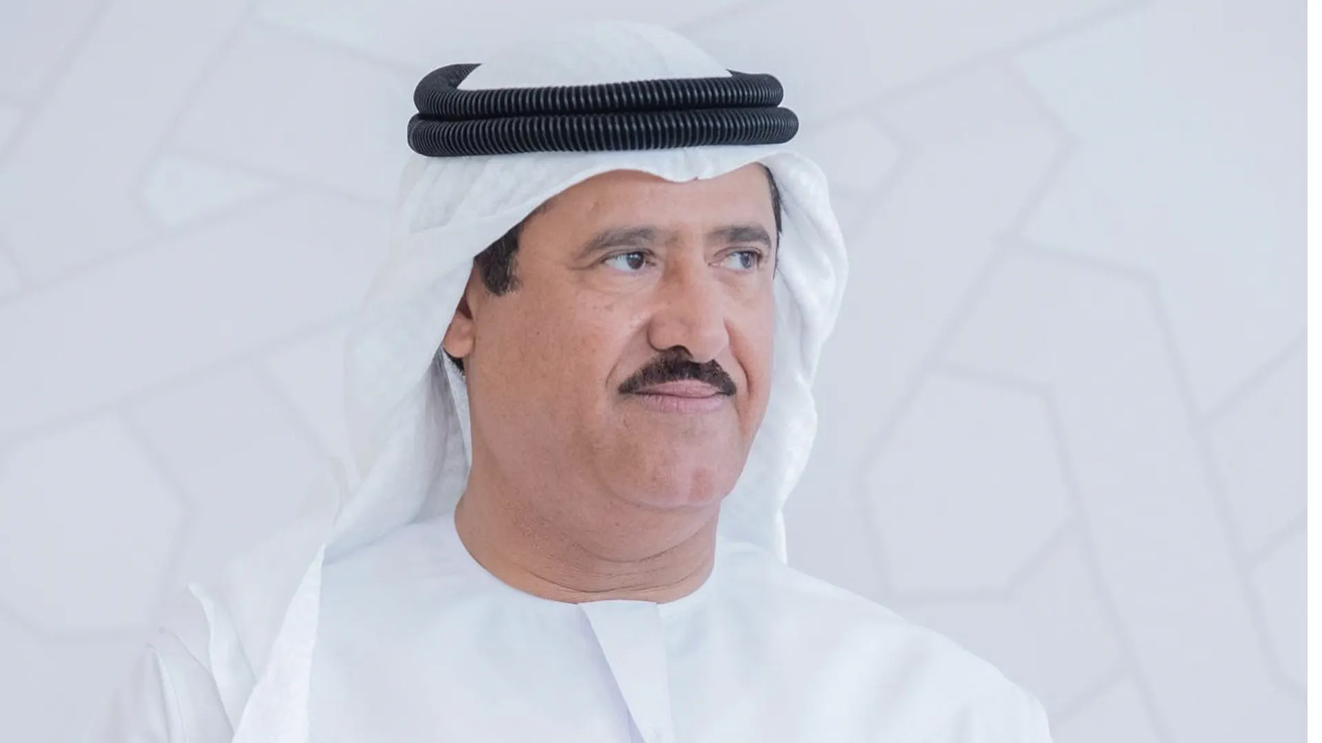 معالي الشيخ سلطان بن حمدان آل نهيان مستشار صاحب السمو رئيس الدولة، رئيس اتحاد سباقات الهجن 